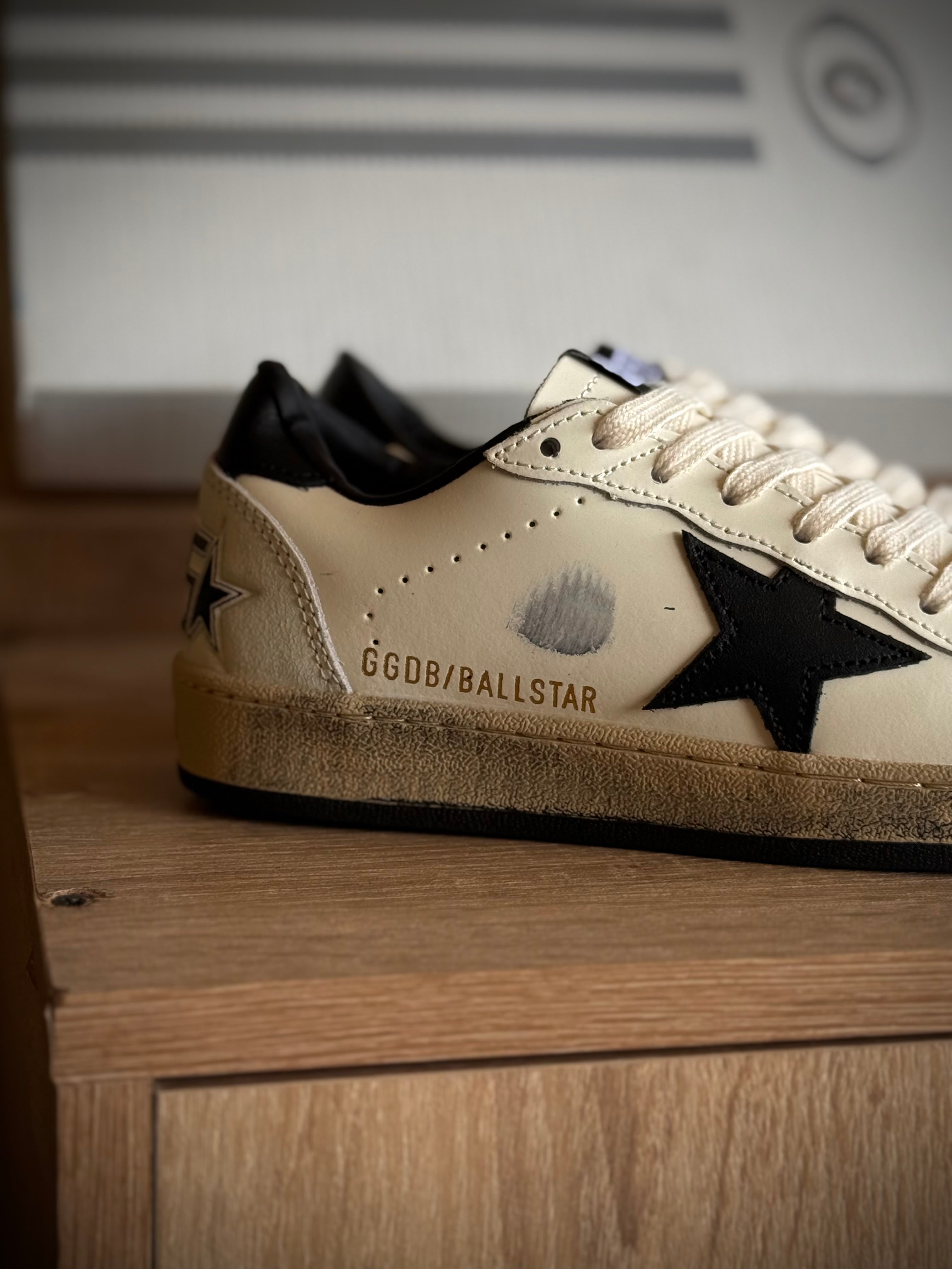 Golden Goose Ball Star Black