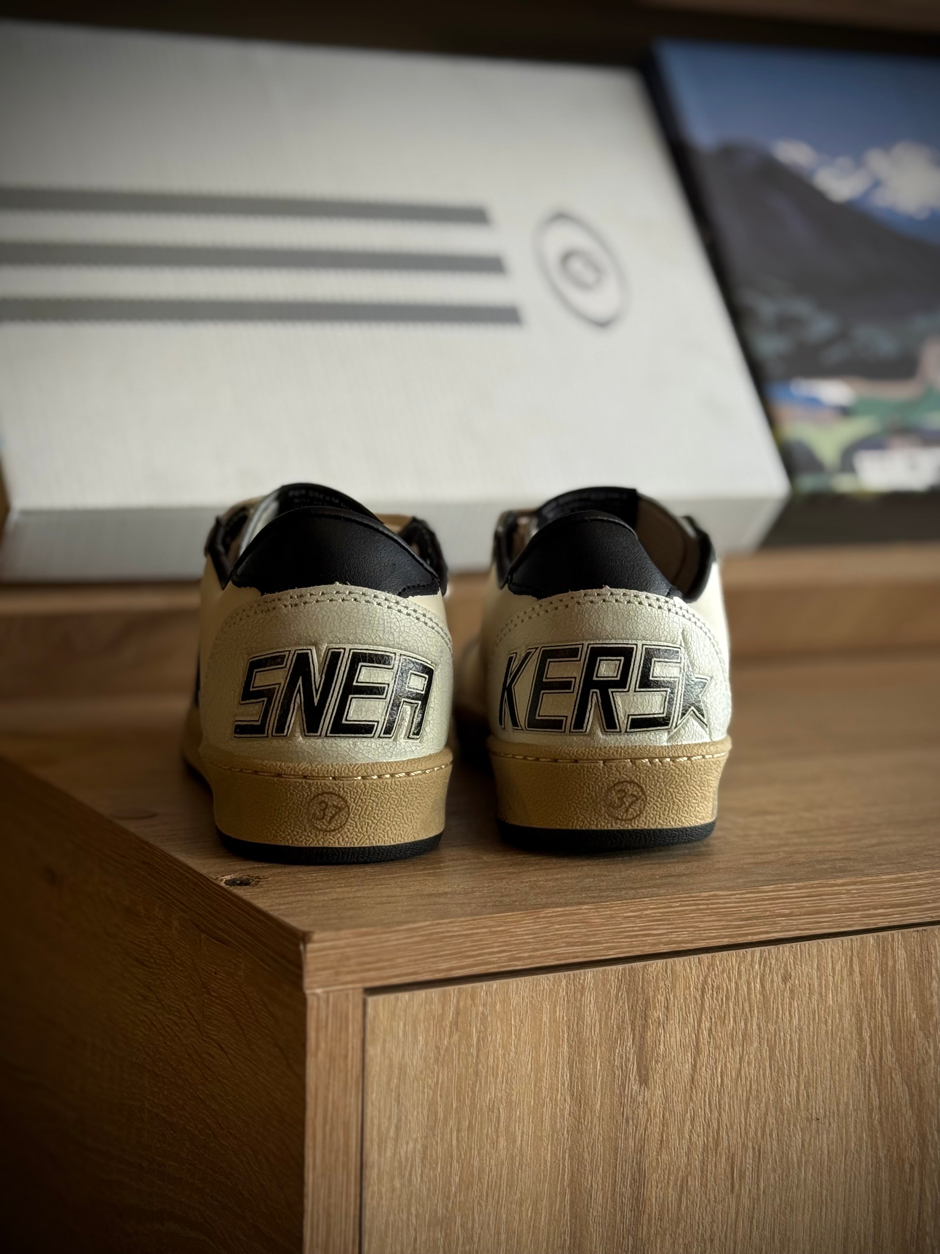 Golden Goose Ball Star Black