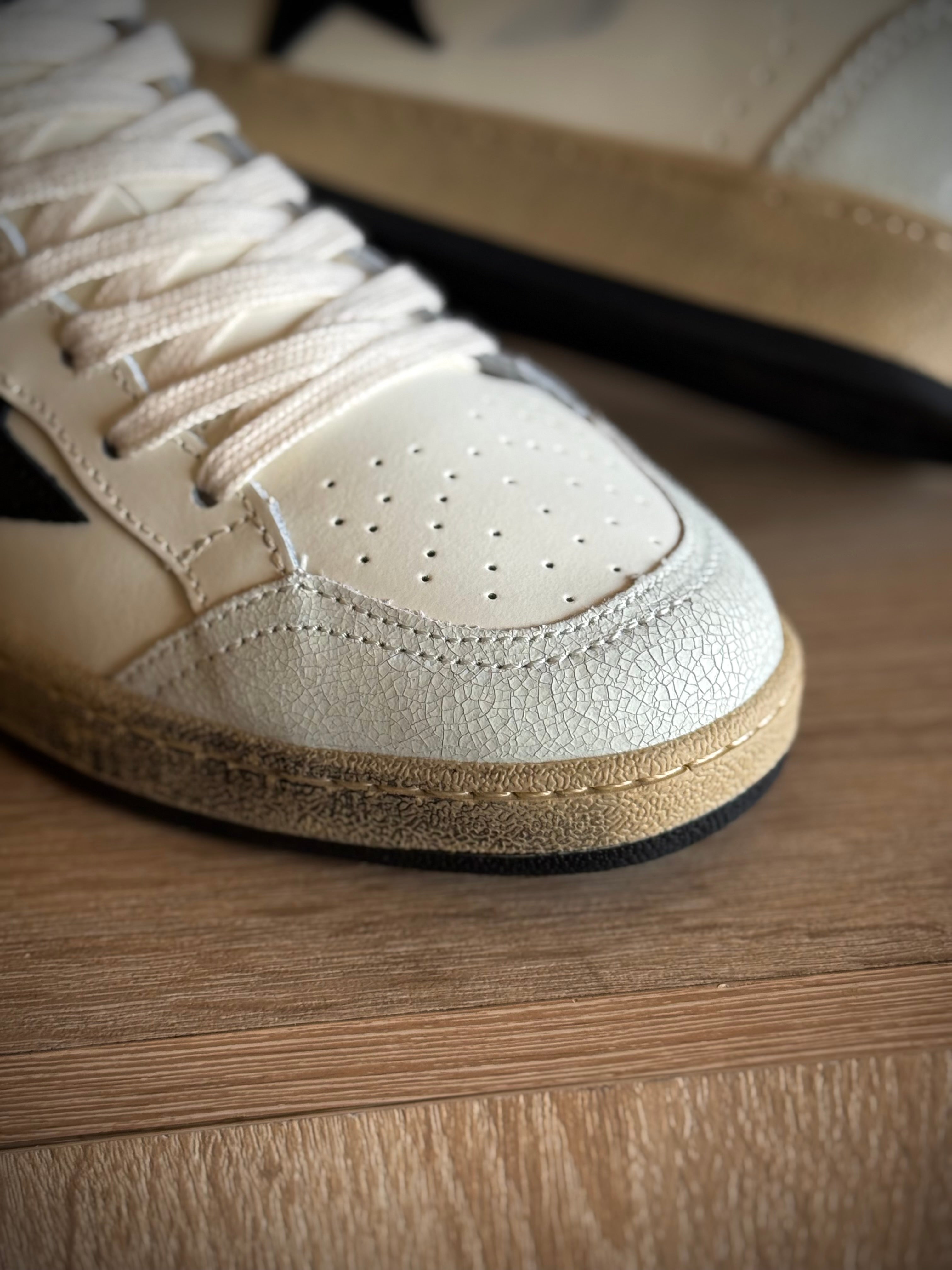 Golden Goose Ball Star Black
