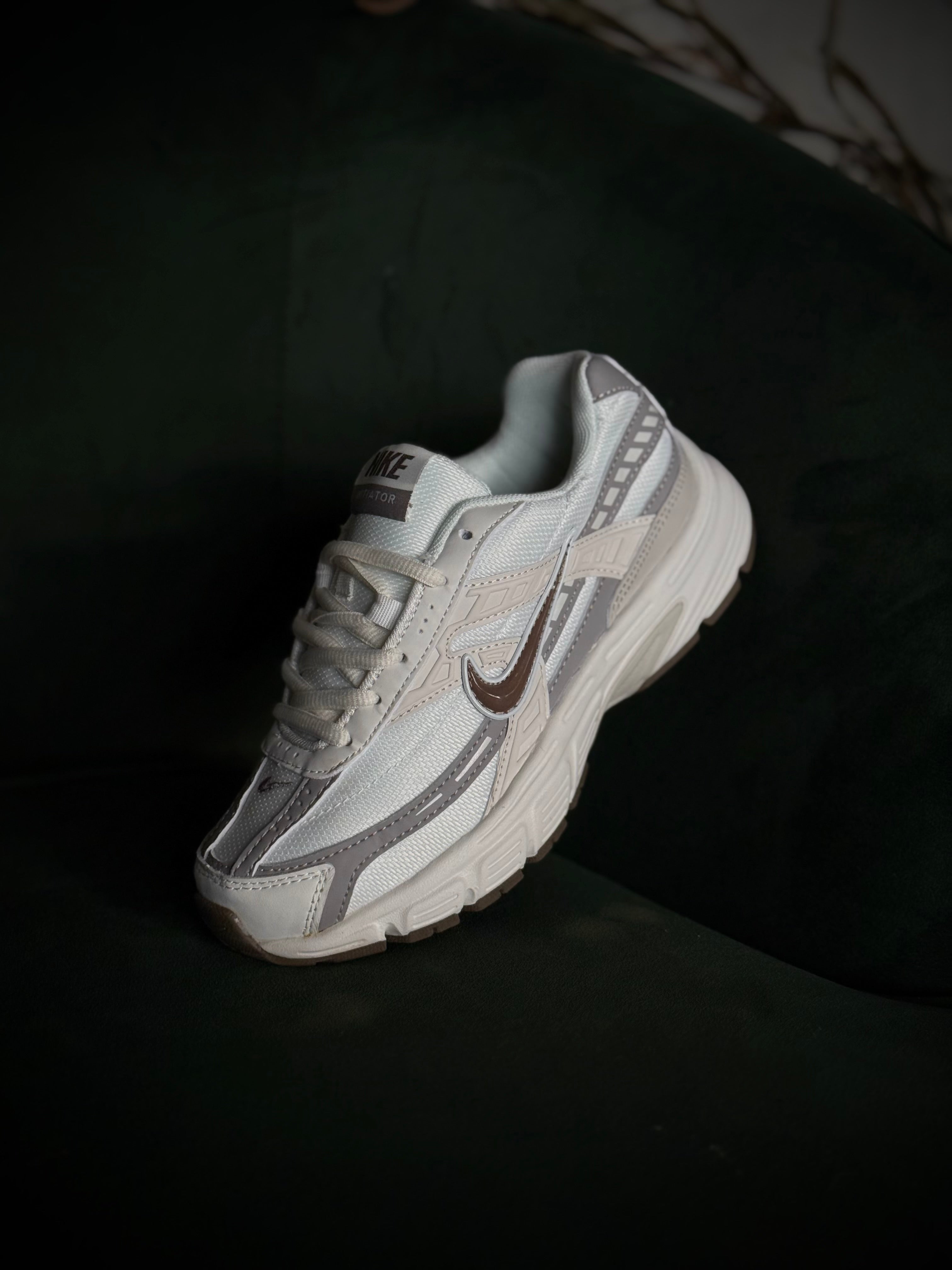 Nike Initiator Beige