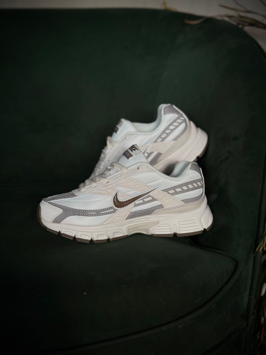 Nike Initiator Beige