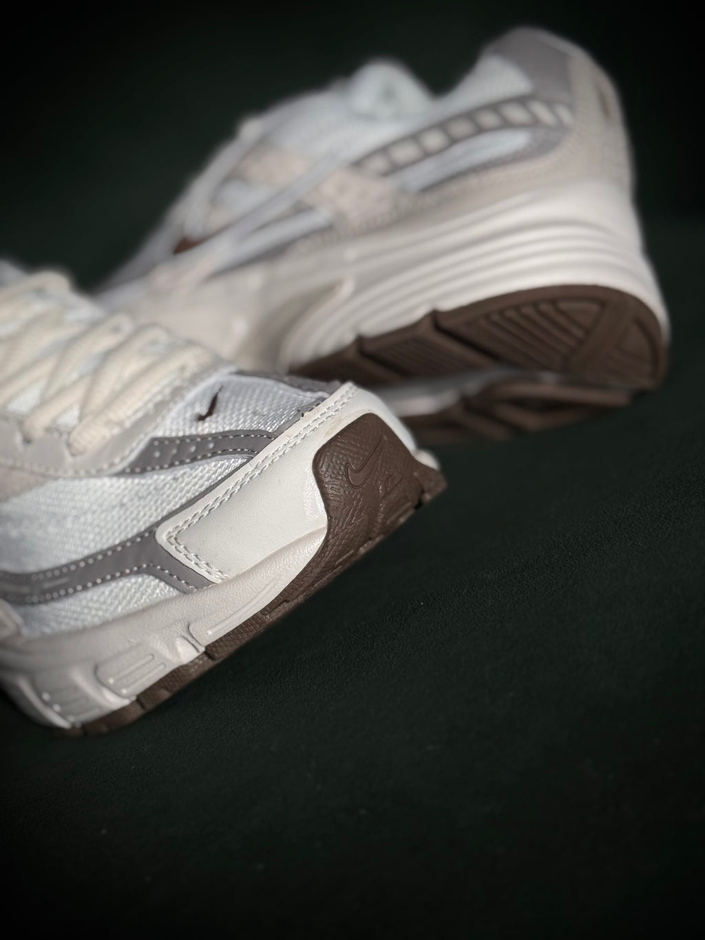 Nike Initiator Beige