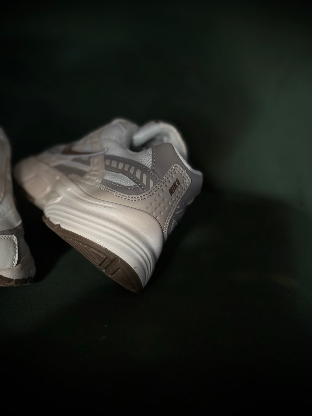 Nike Initiator Beige