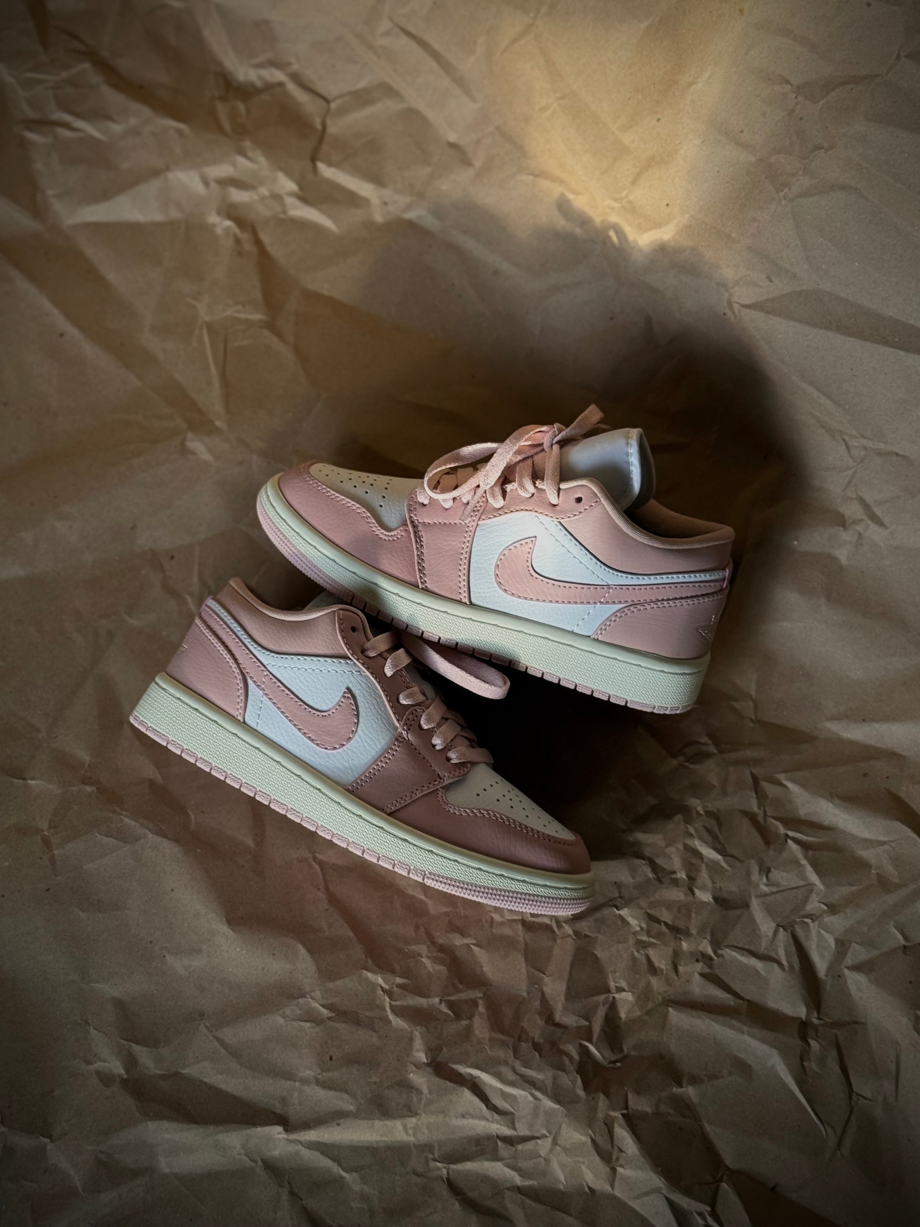 Jordan 1 Low Pink