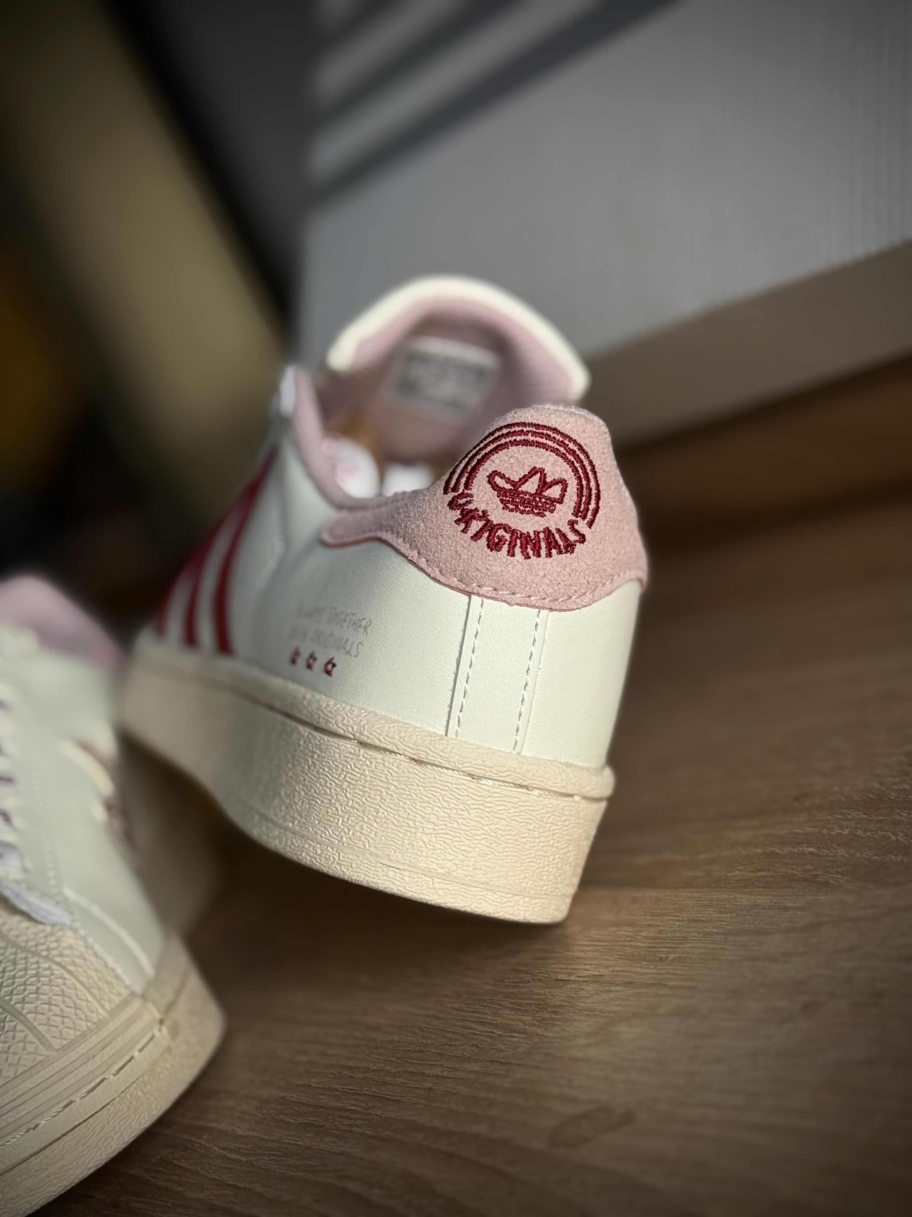Adidas Superstar San Valentin