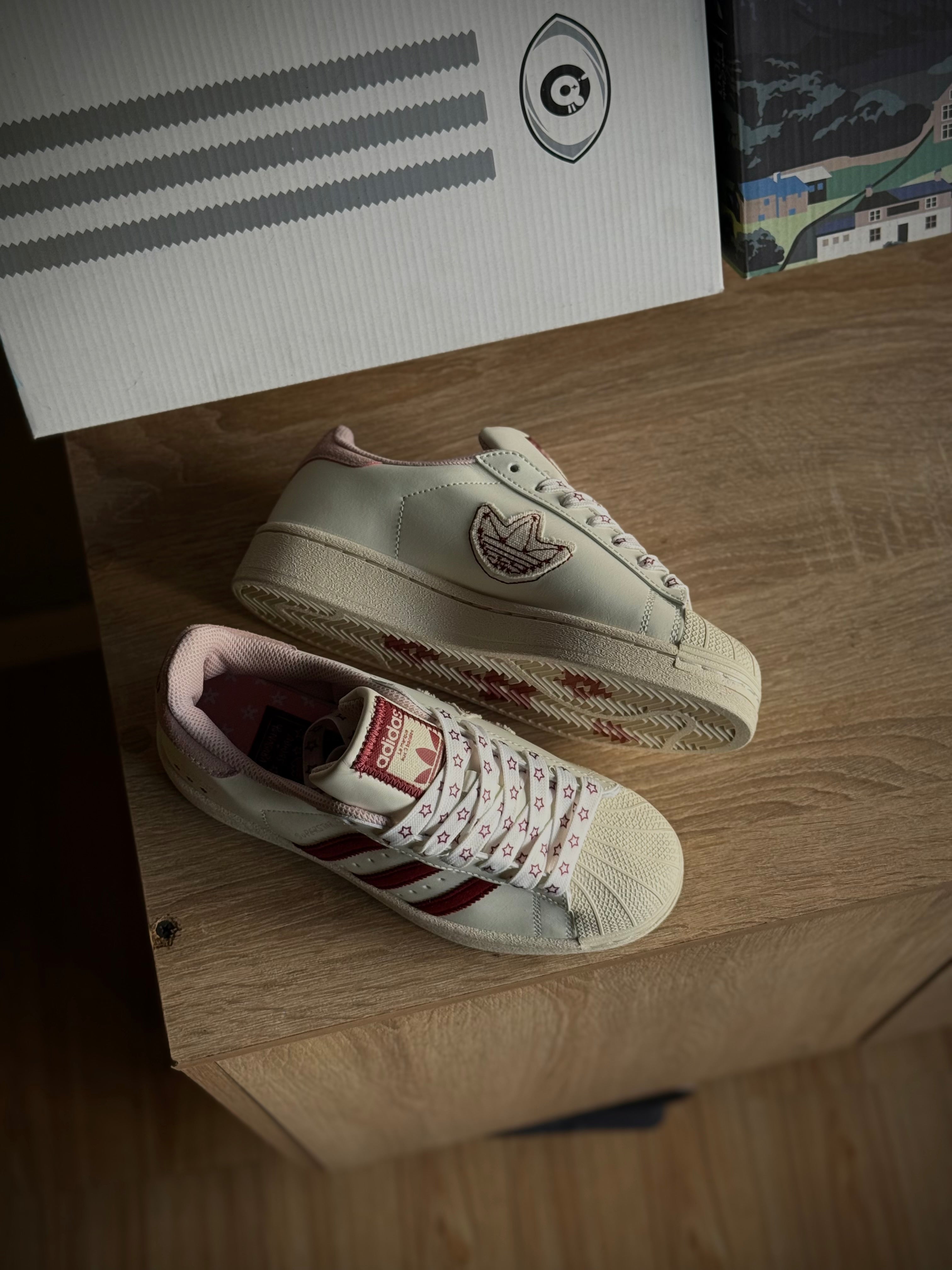 Adidas Superstar San Valentin