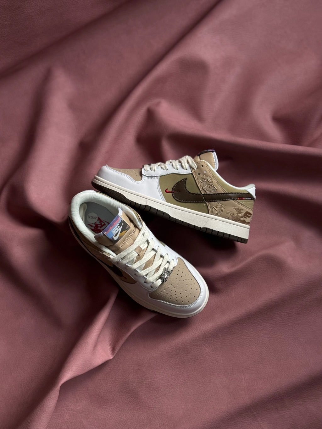 Nike Dunk LNY (Lunar New Year)