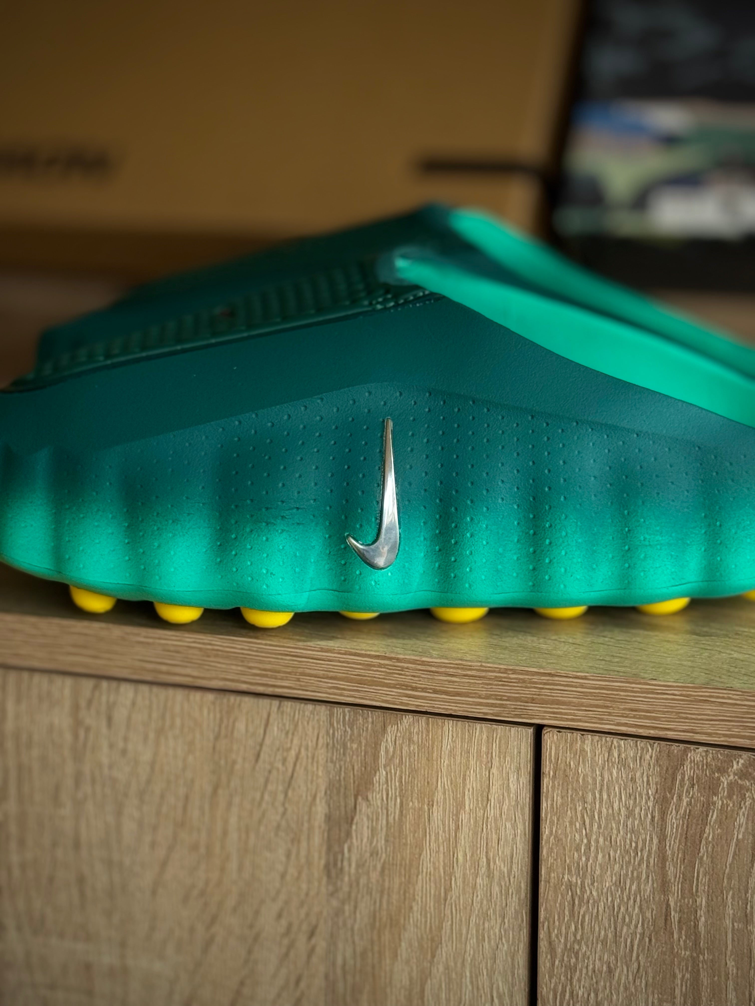 Nike Mind 001