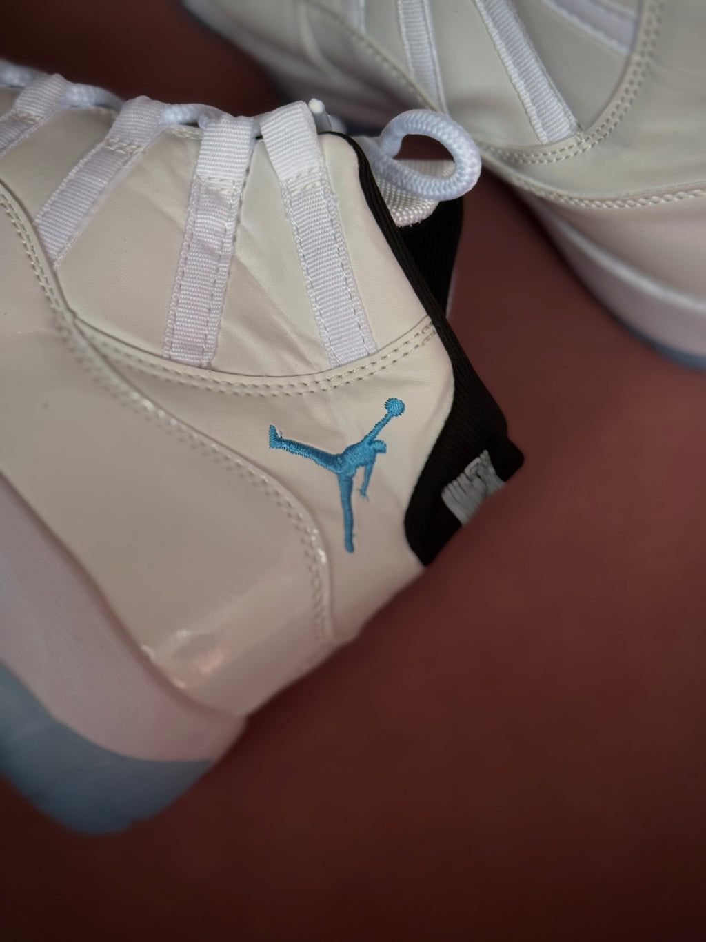 Jordan 11 Retro Legend Blue