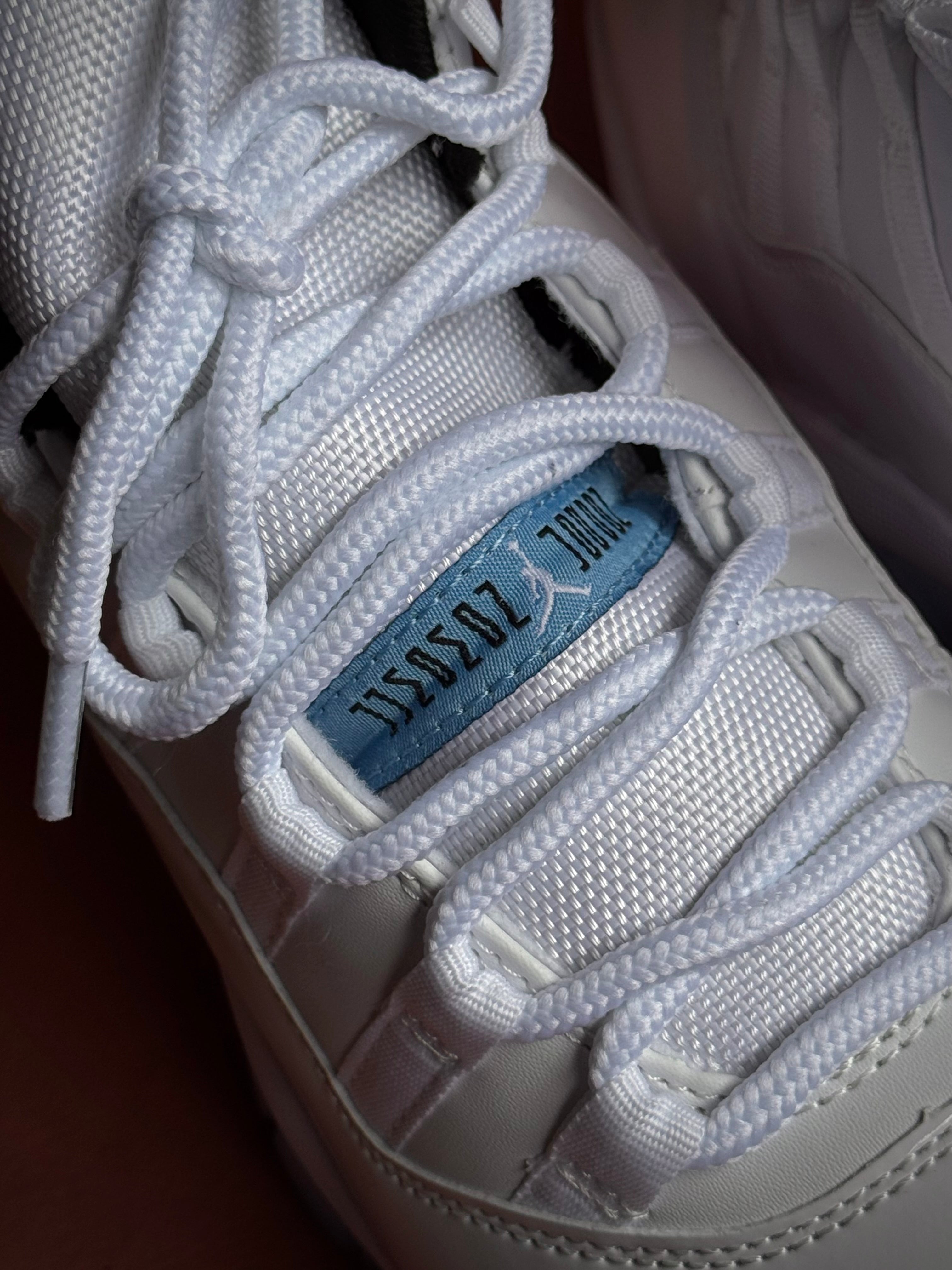 Jordan 11 Retro Legend Blue