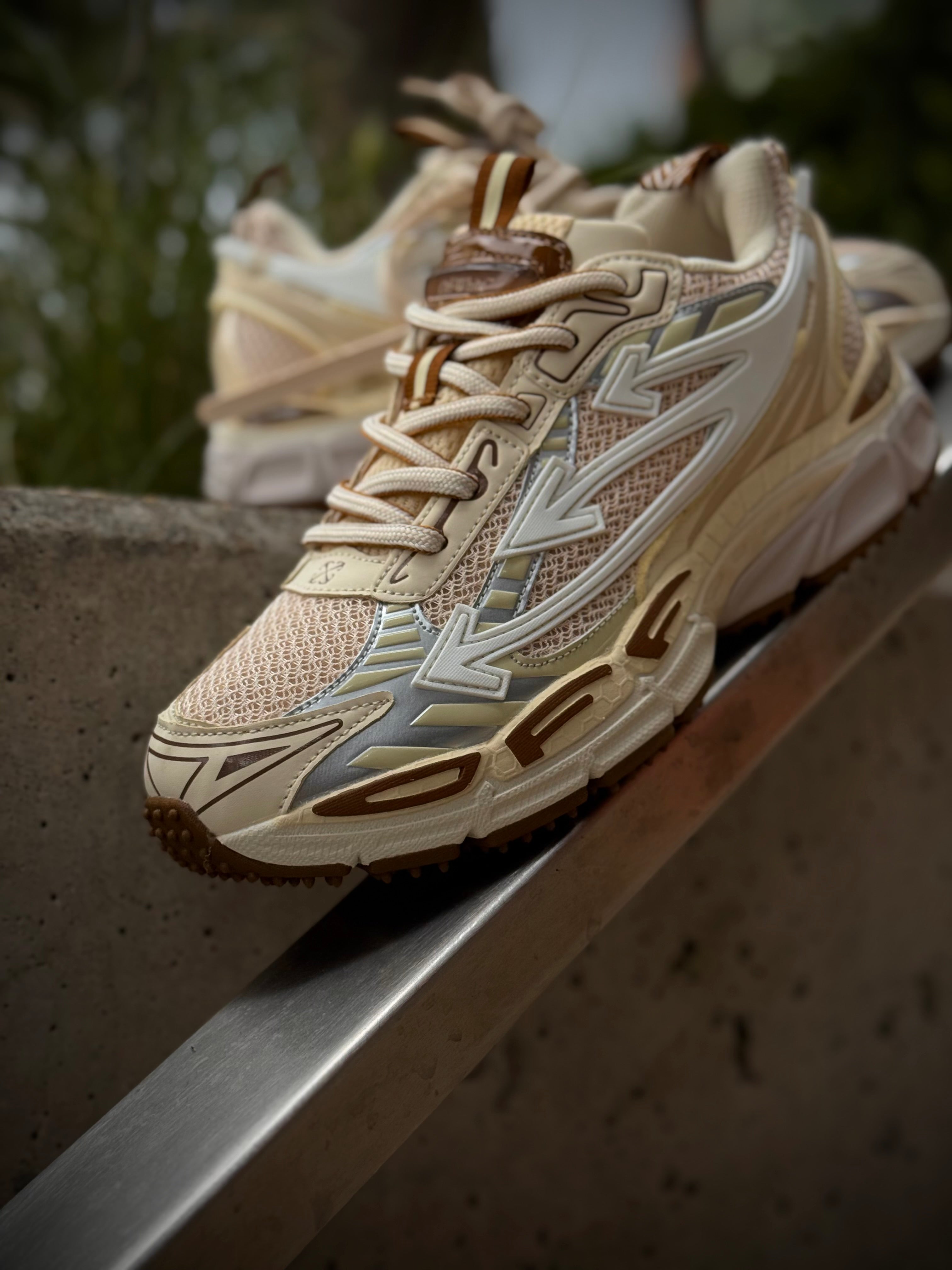 Off White Be Right Back