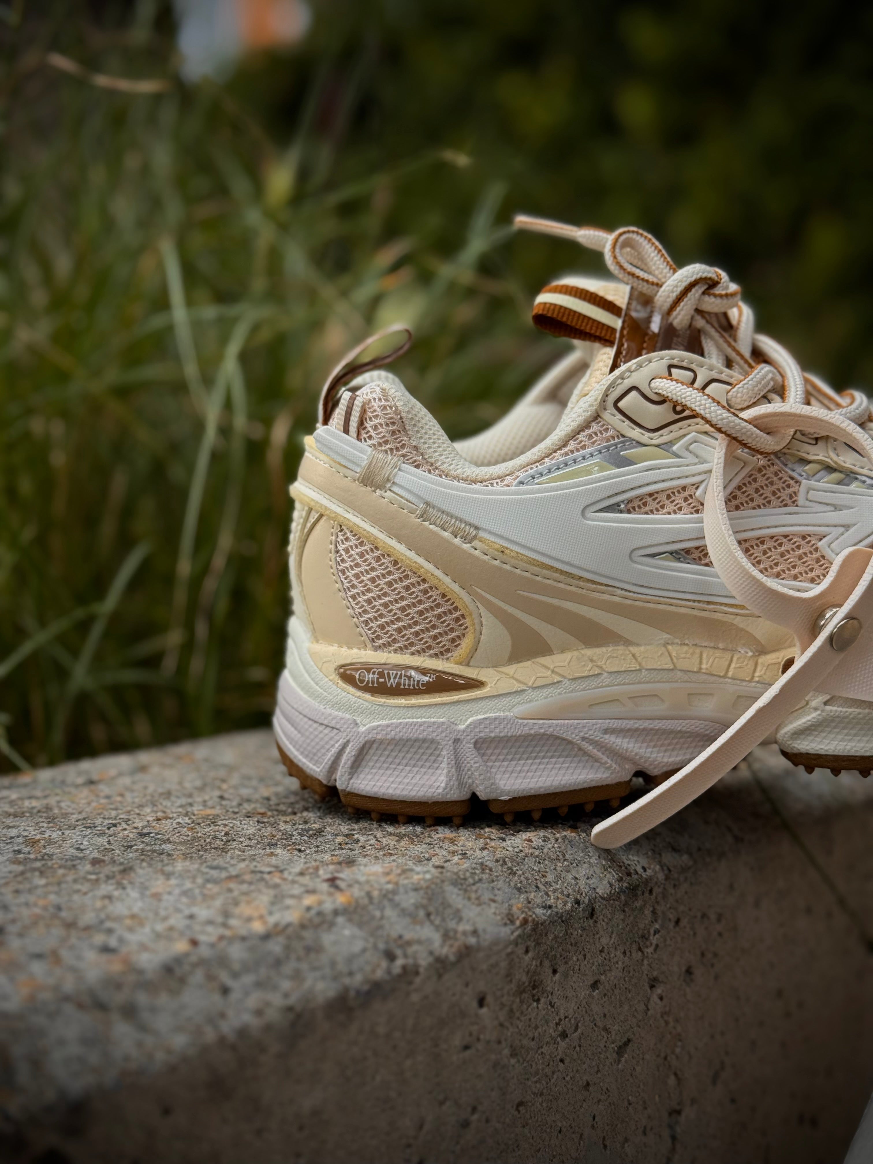 Off White Be Right Back