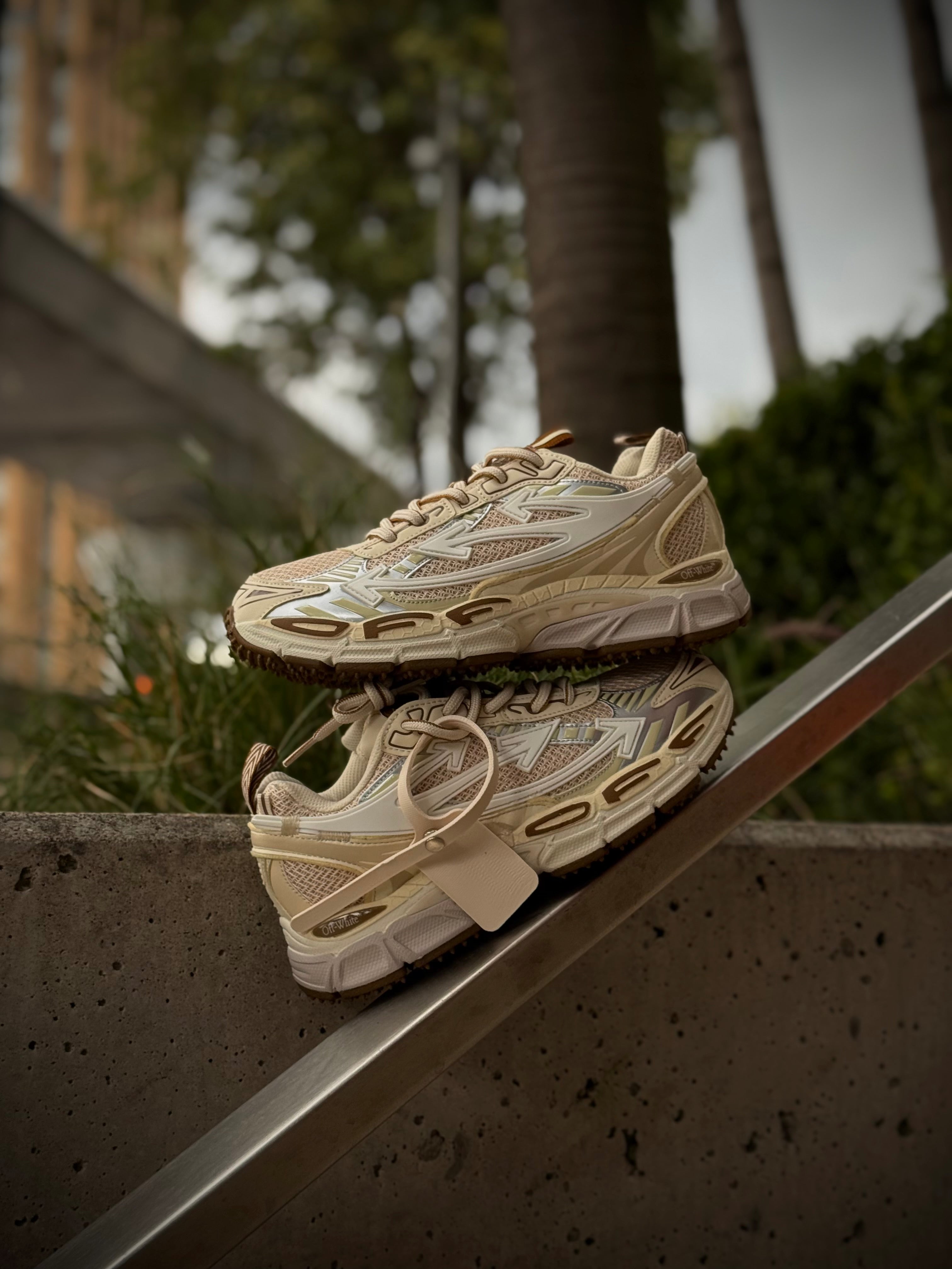 Off White Be Right Back