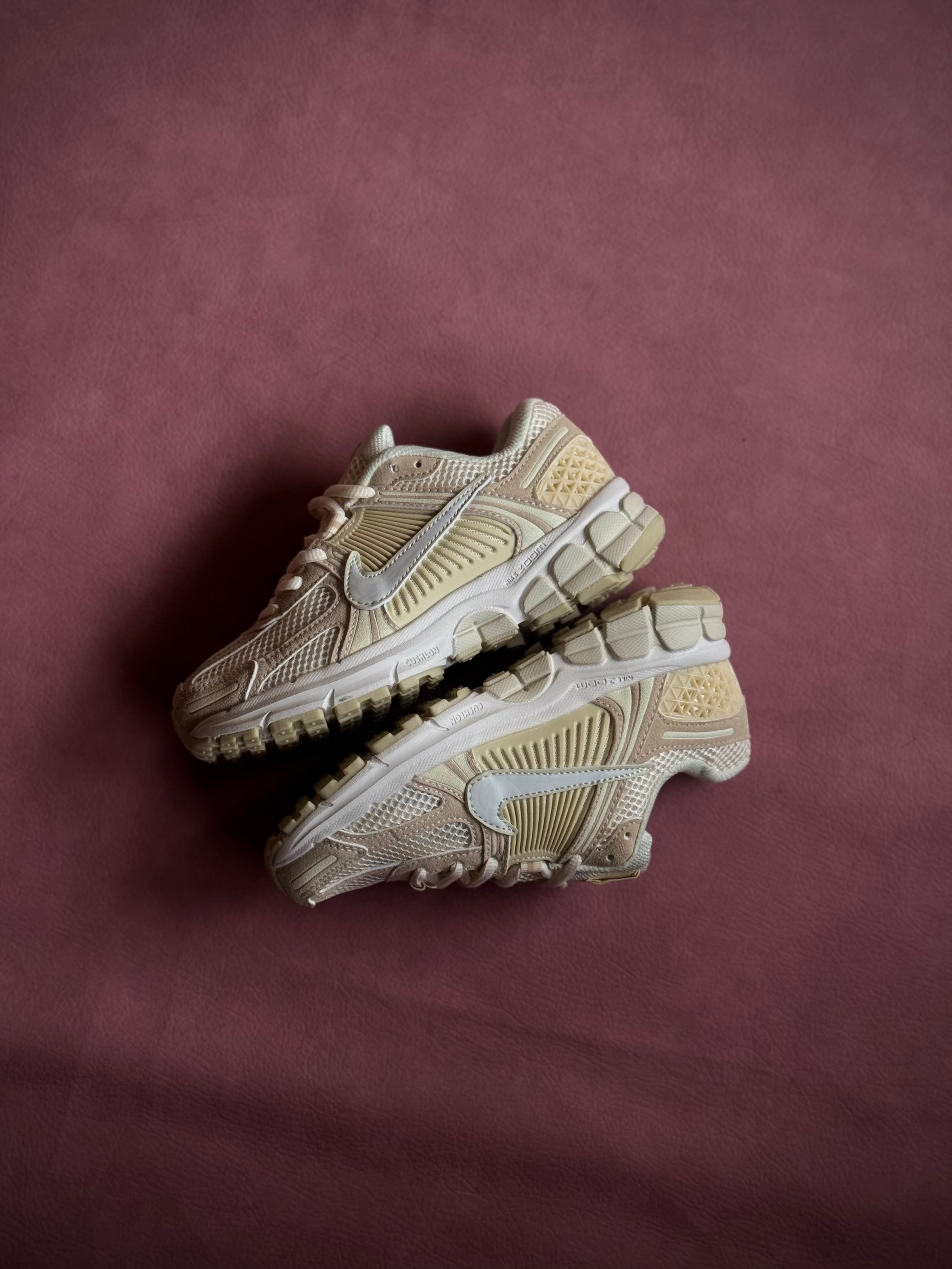 Nike Zoom Vomero 5 Beige