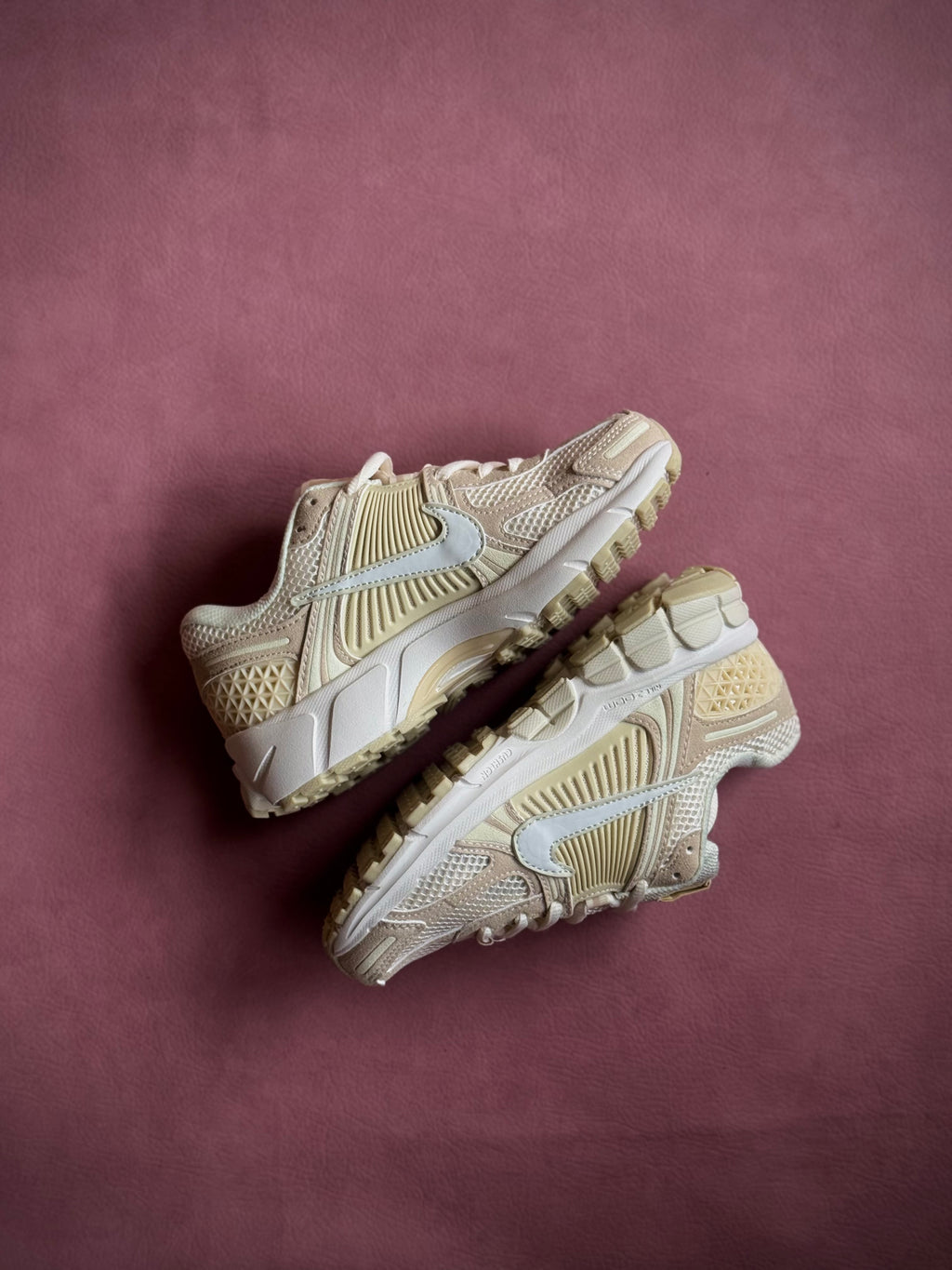 Nike Zoom Vomero 5 Beige