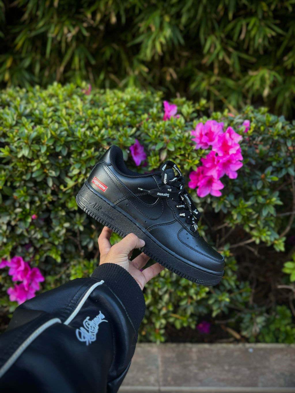 Air Force One Low Black x Supreme