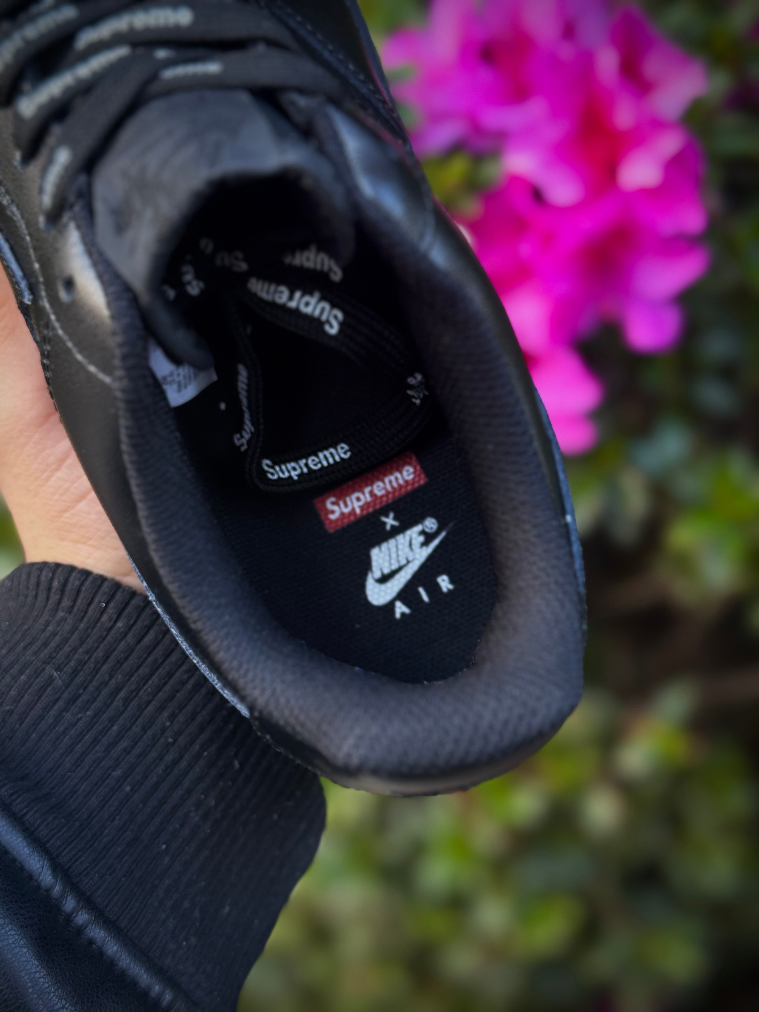 Air Force One Low Black x Supreme