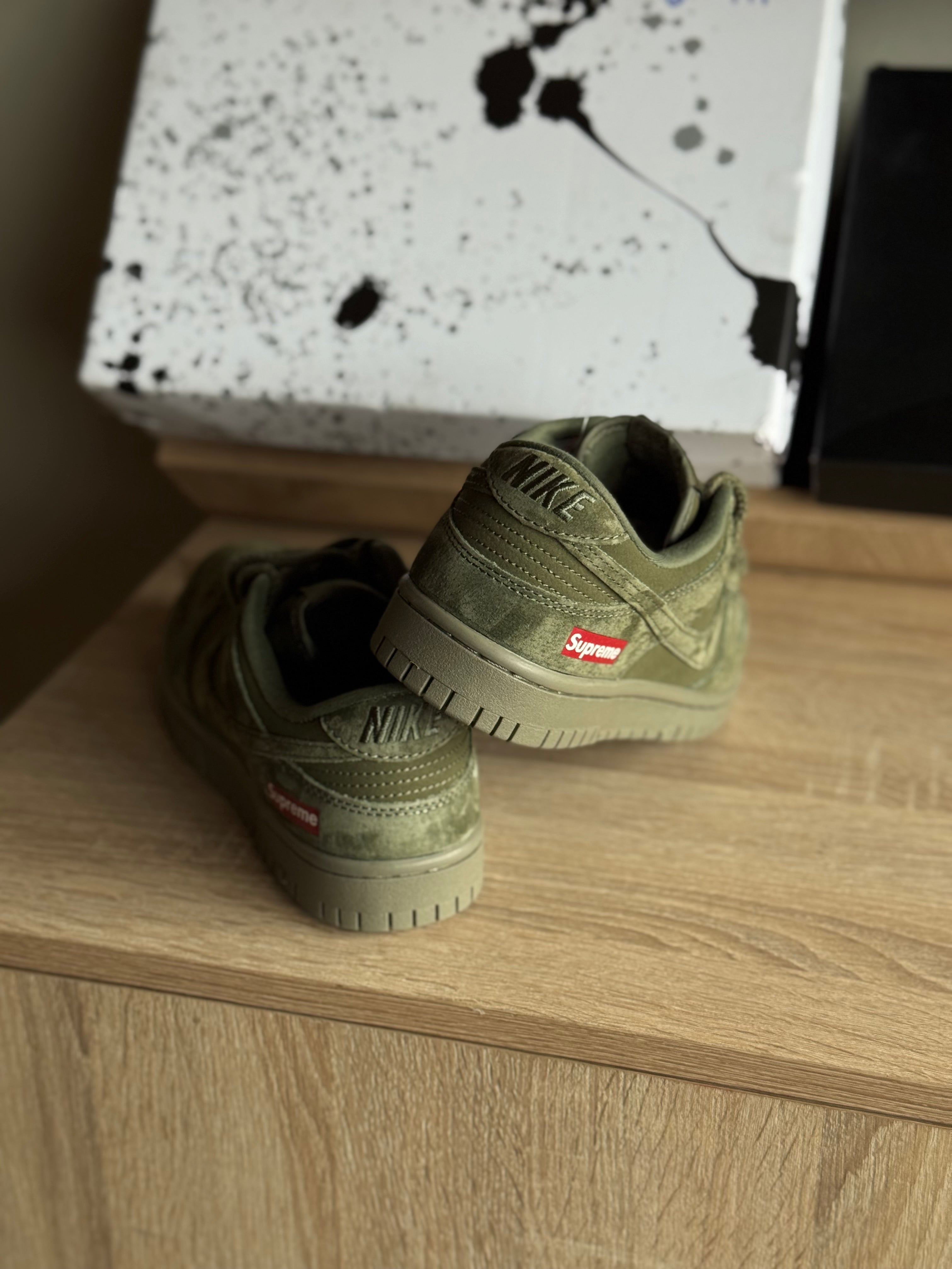 Nike Dunk x Supreme