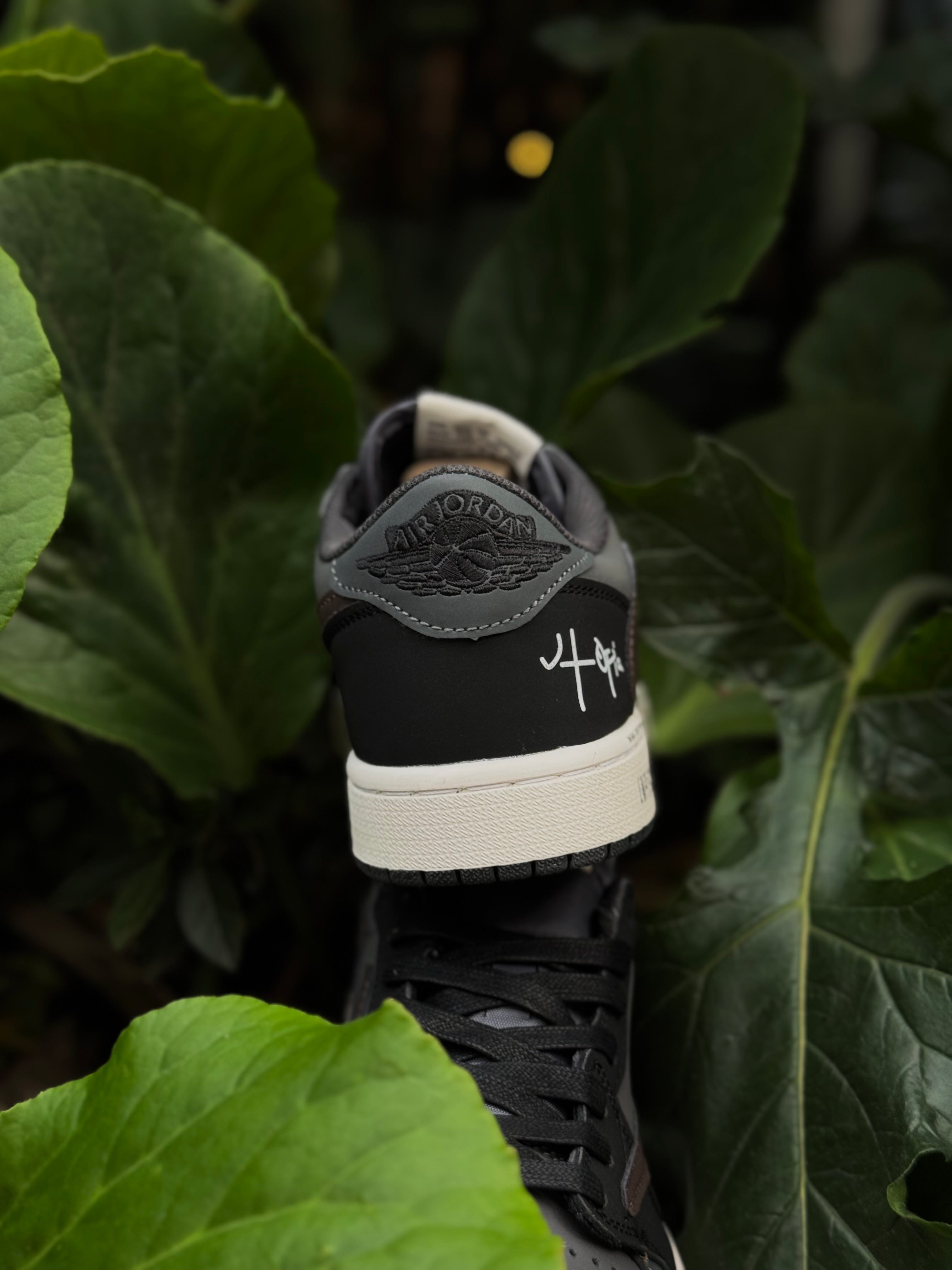 Jordan 1 Low x Travis Scott Custom