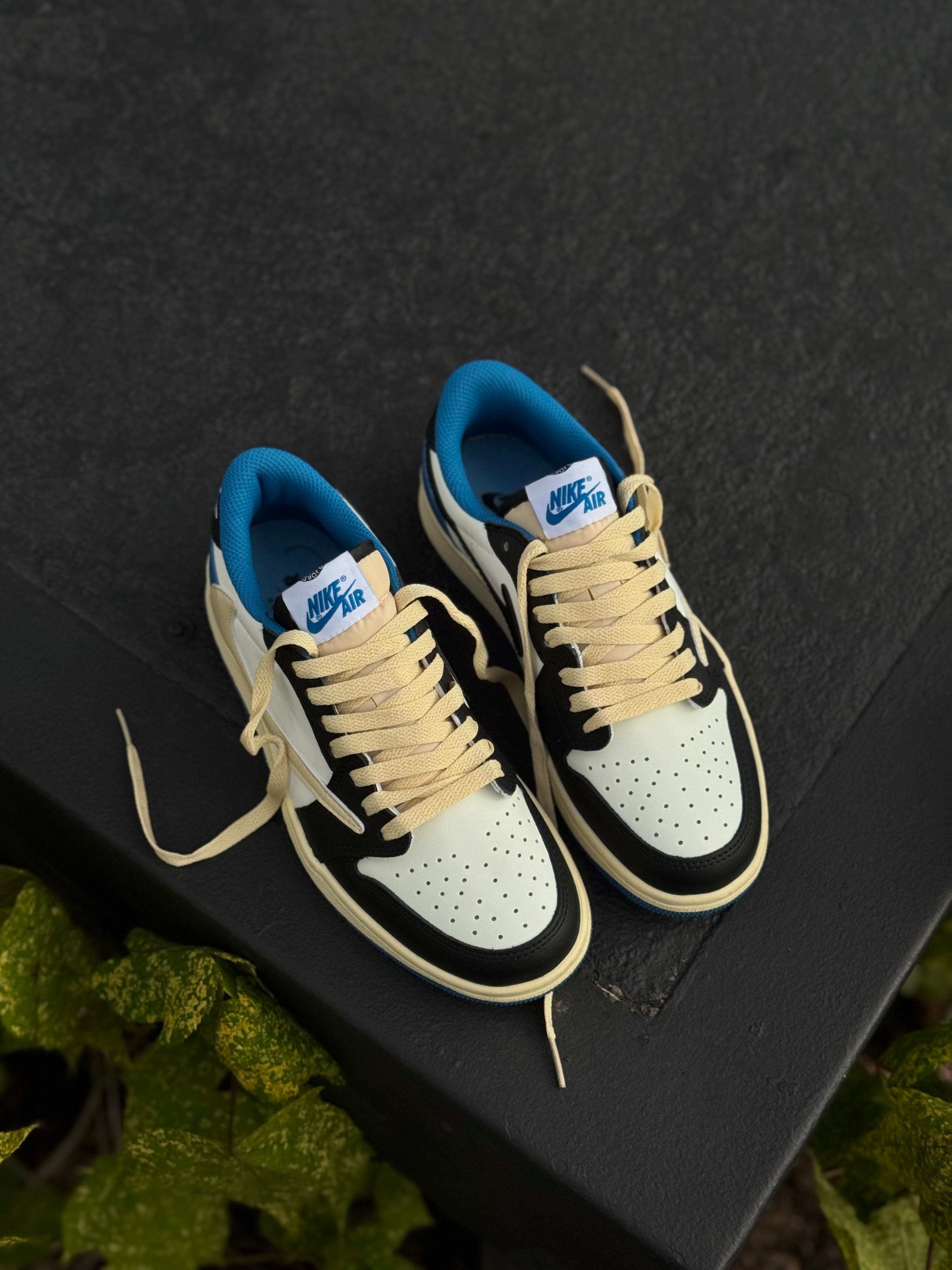 Jordan 1 x Travis x Fragment