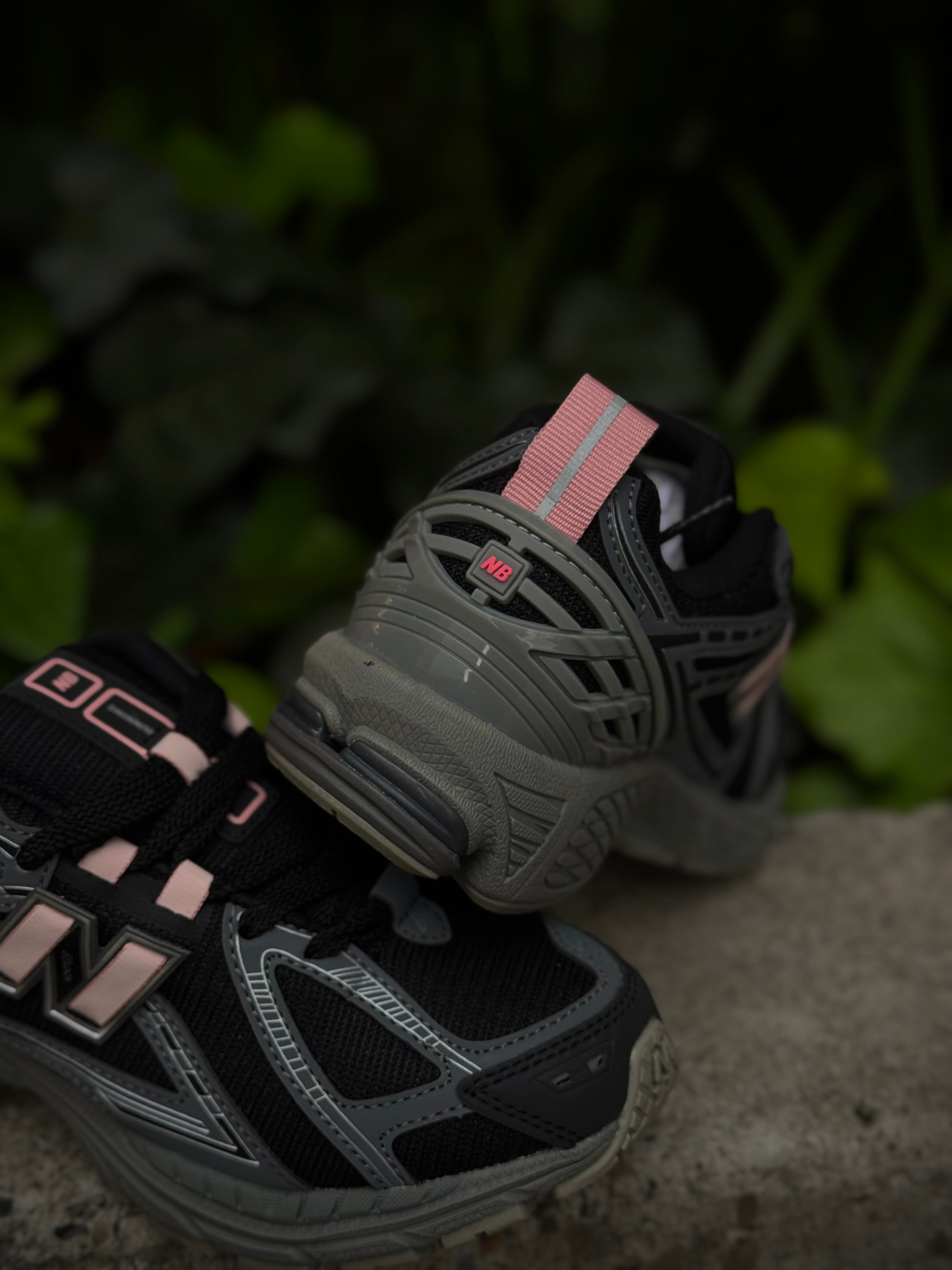 New Balance 1906R Black Pink Moon