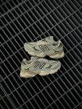 New Balance 906