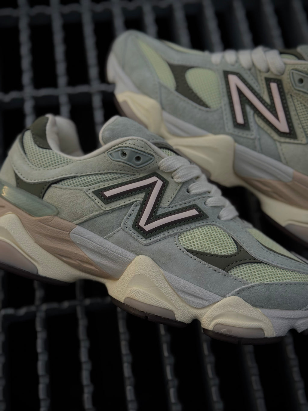 New Balance 906