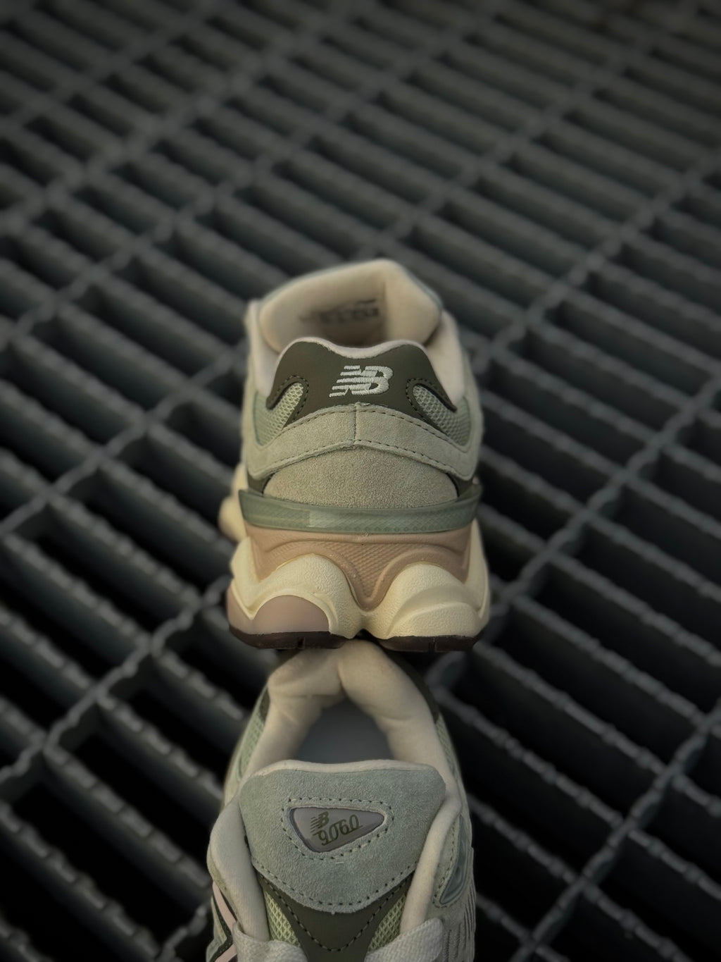New Balance 906