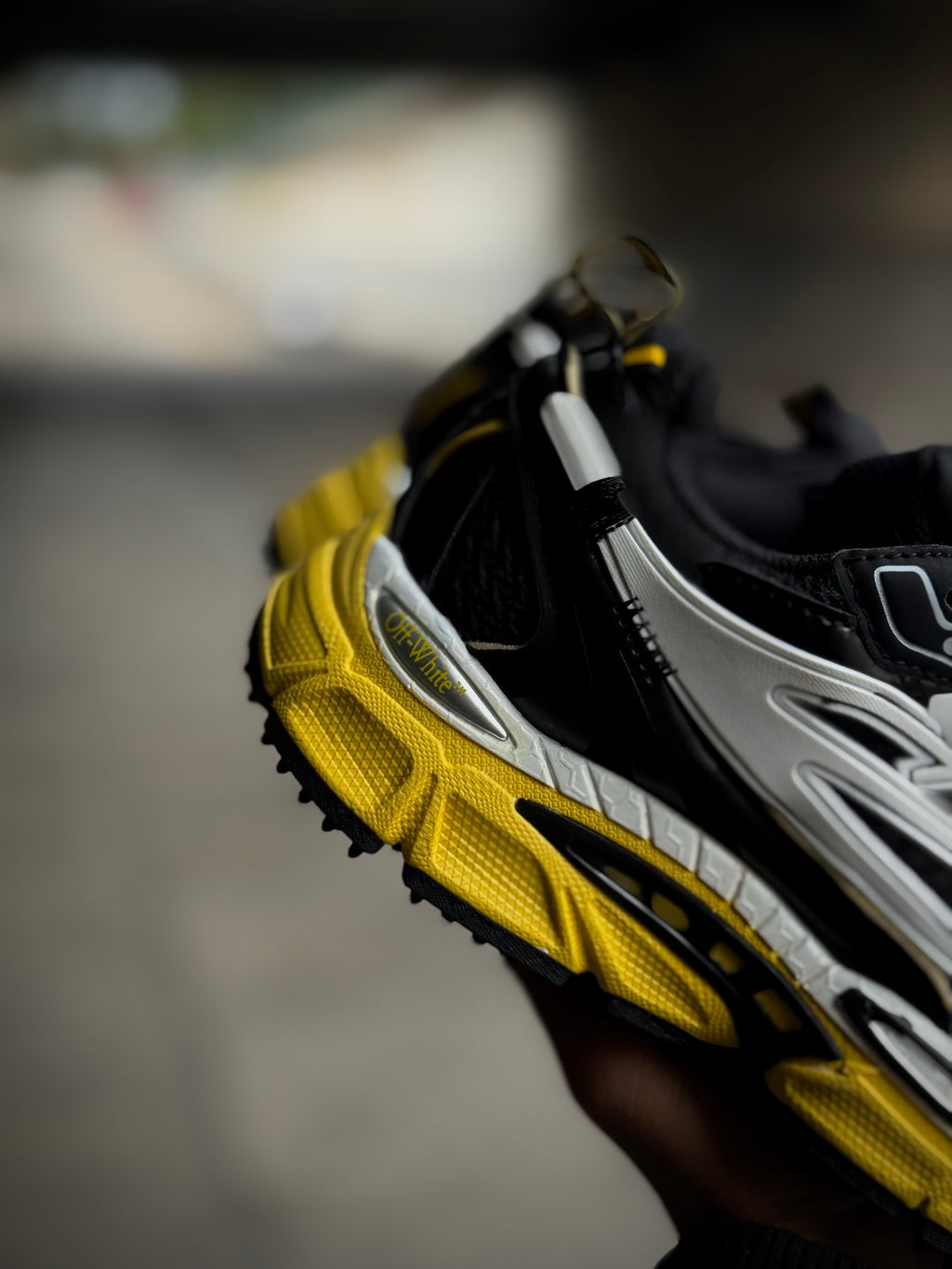 Off-White Be Right Back Yellow Black