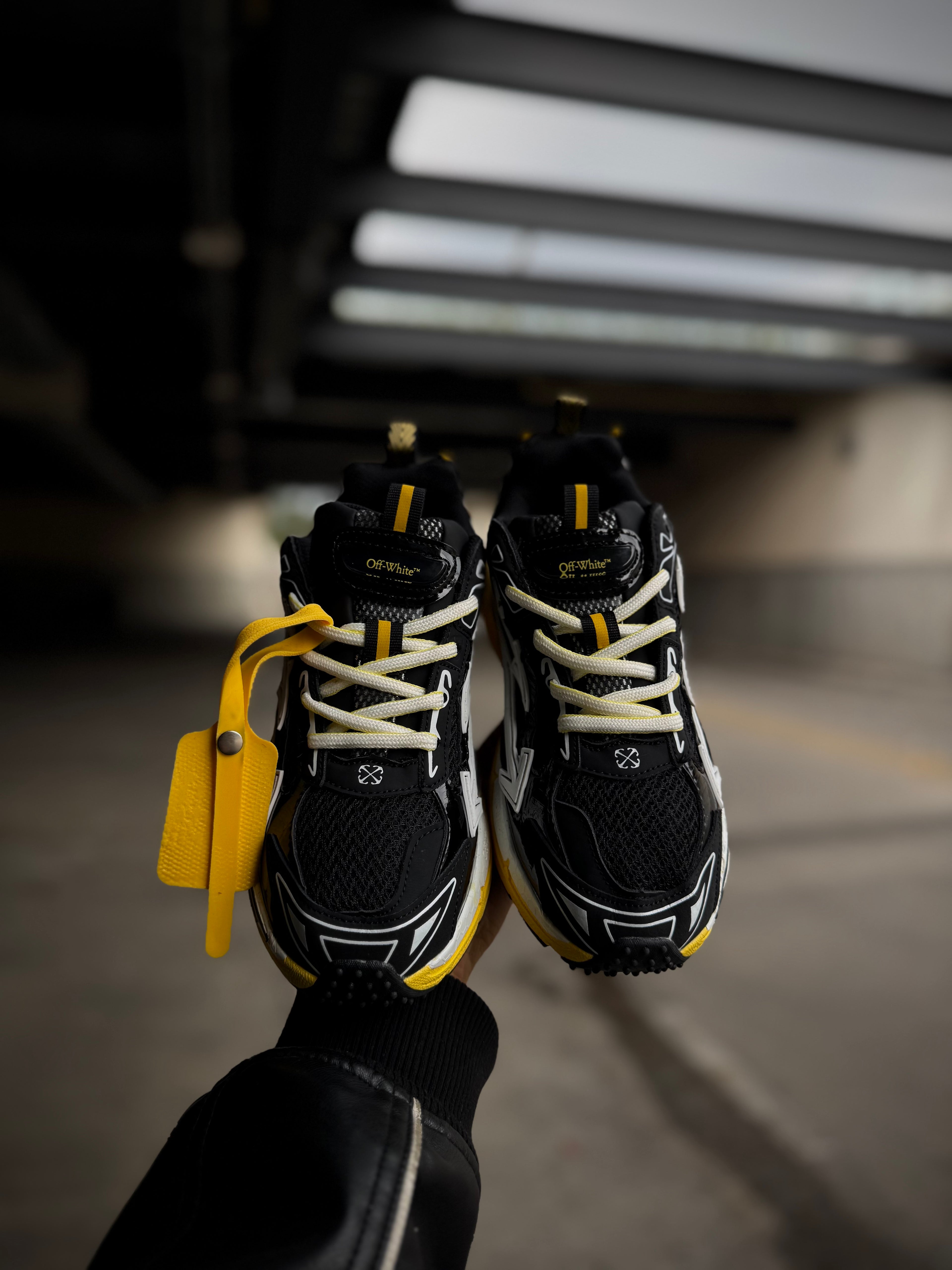 Off-White Be Right Back Yellow Black