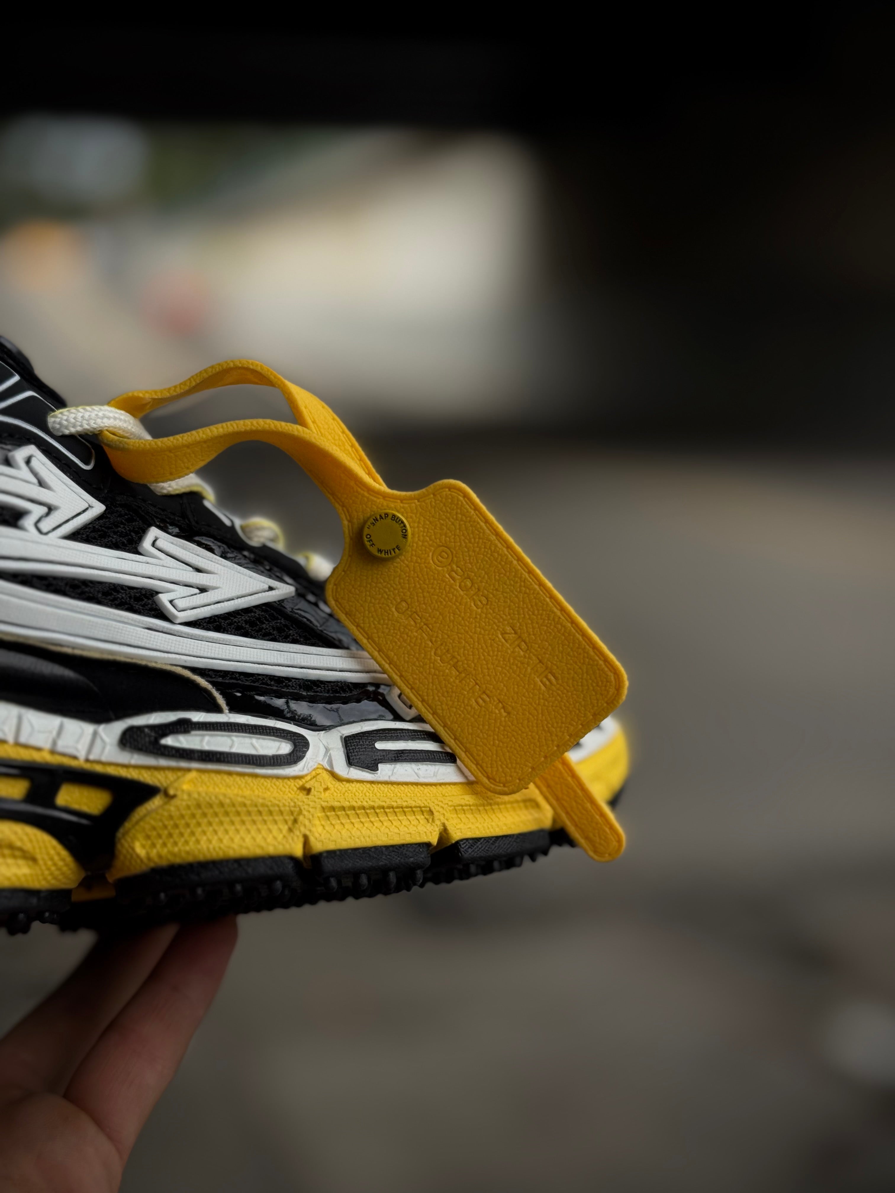 Off-White Be Right Back Yellow Black