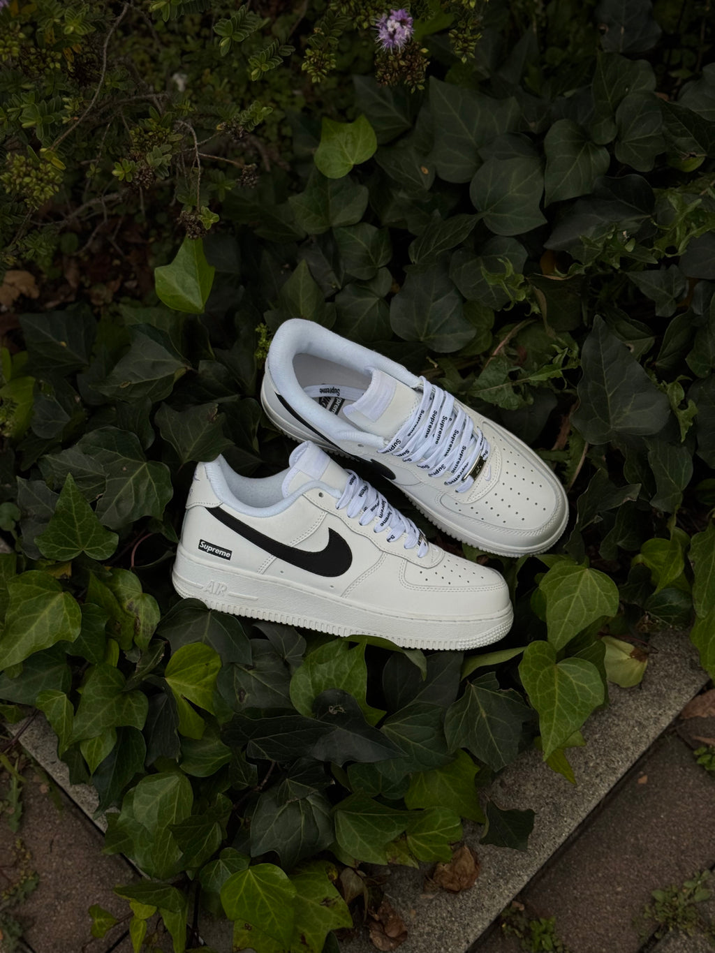 Nike Air Force 1 Low Supreme White Black