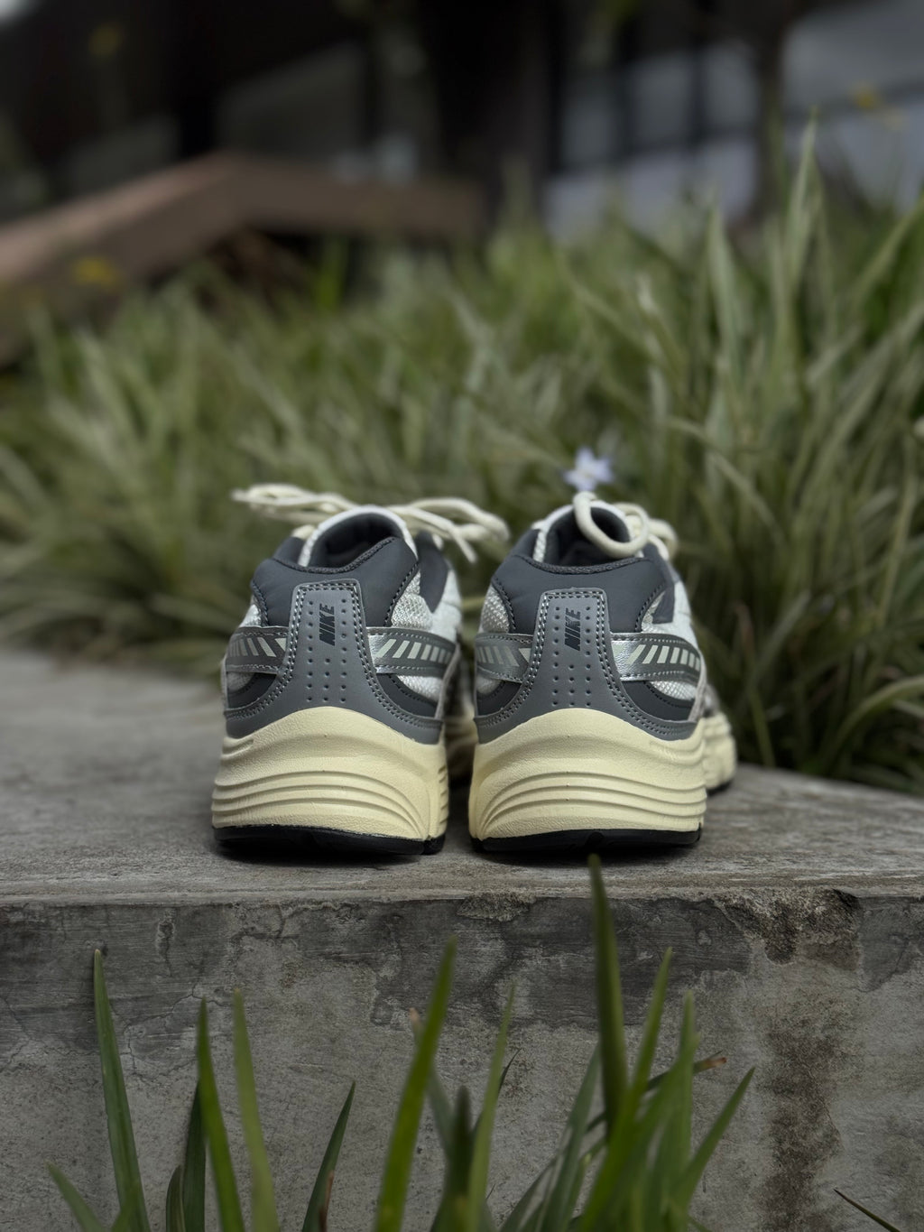 Nike Initiator