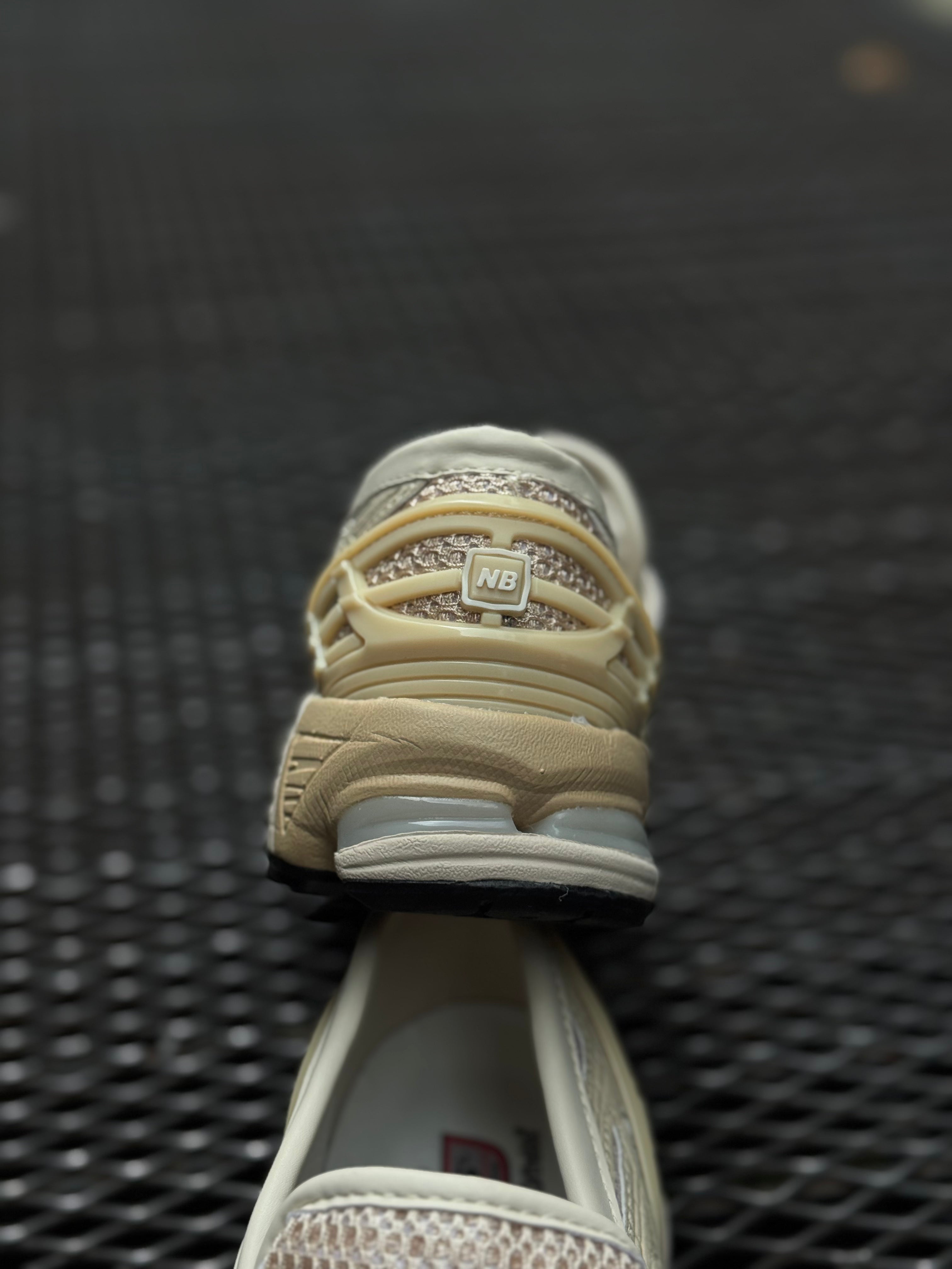 New Balance 1906LV1 Bisque Loafer