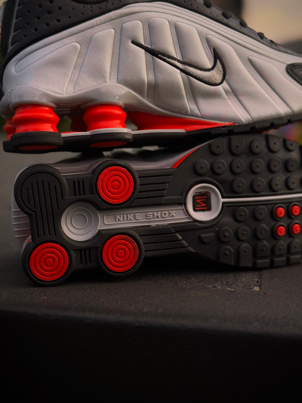 Nike Shox R4