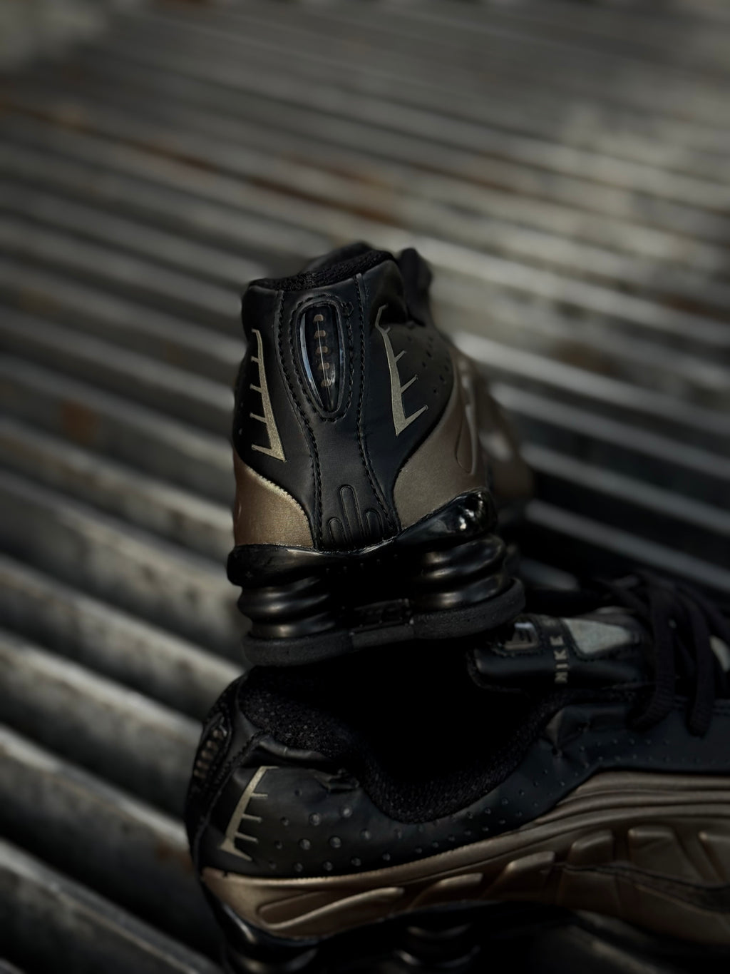 Nike Shox R4