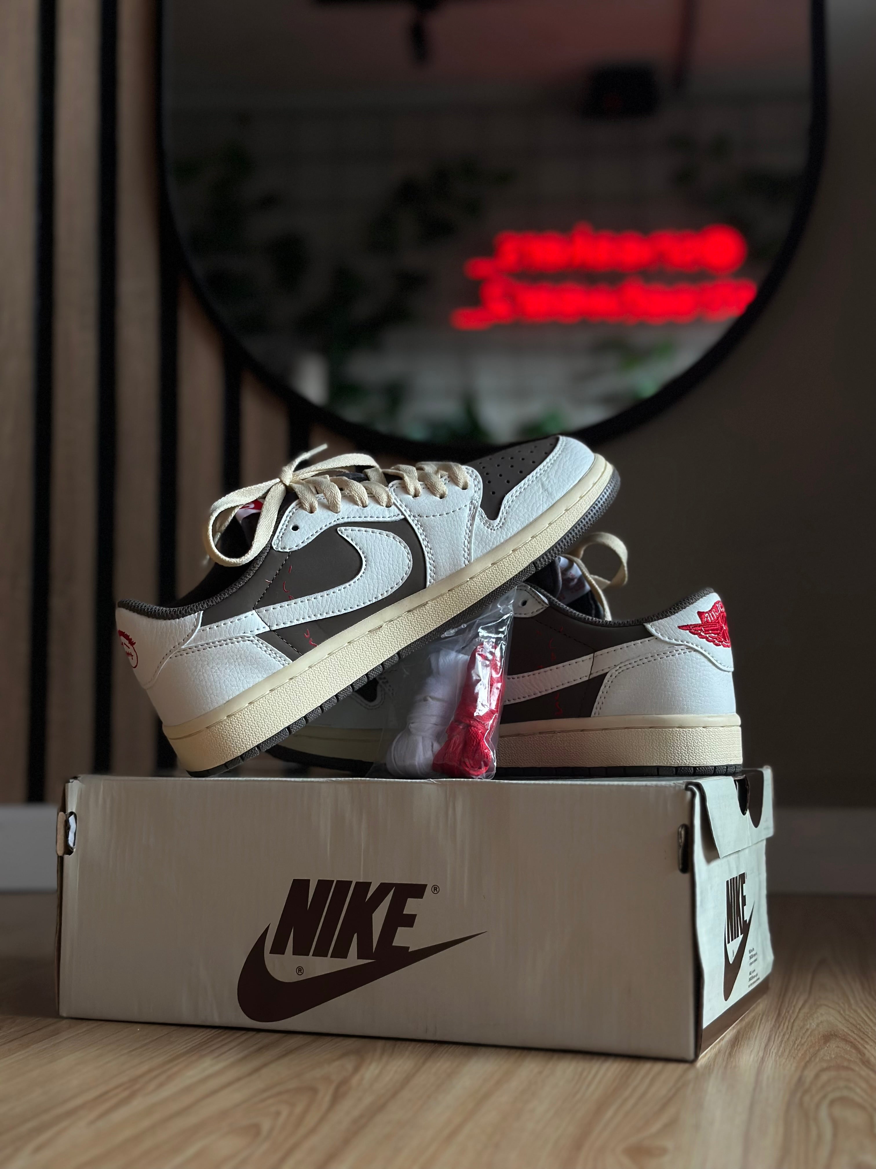 Jordan 1 x Travis Reverse Mocha