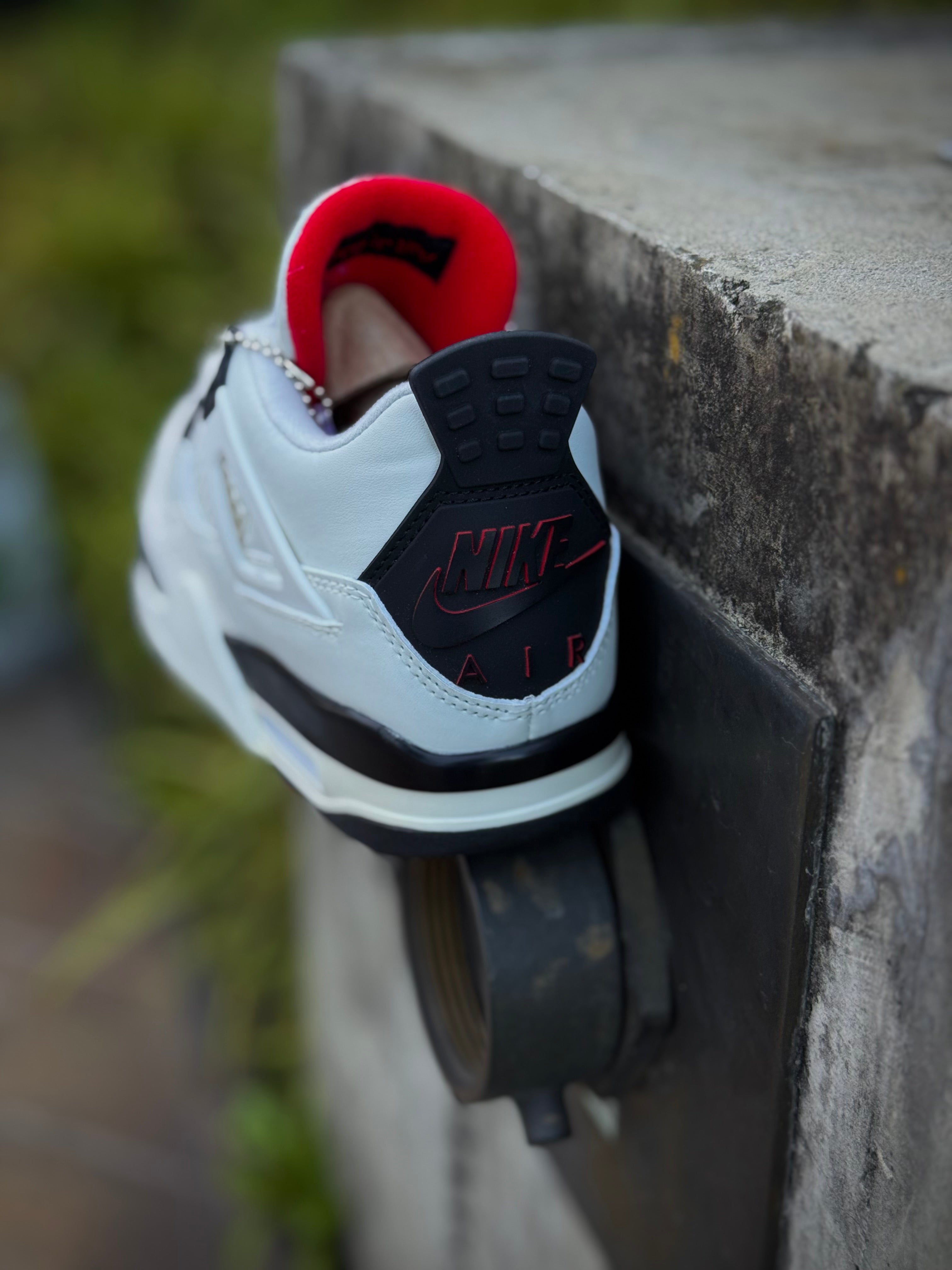 Jordan 4 Retro Flight Club
