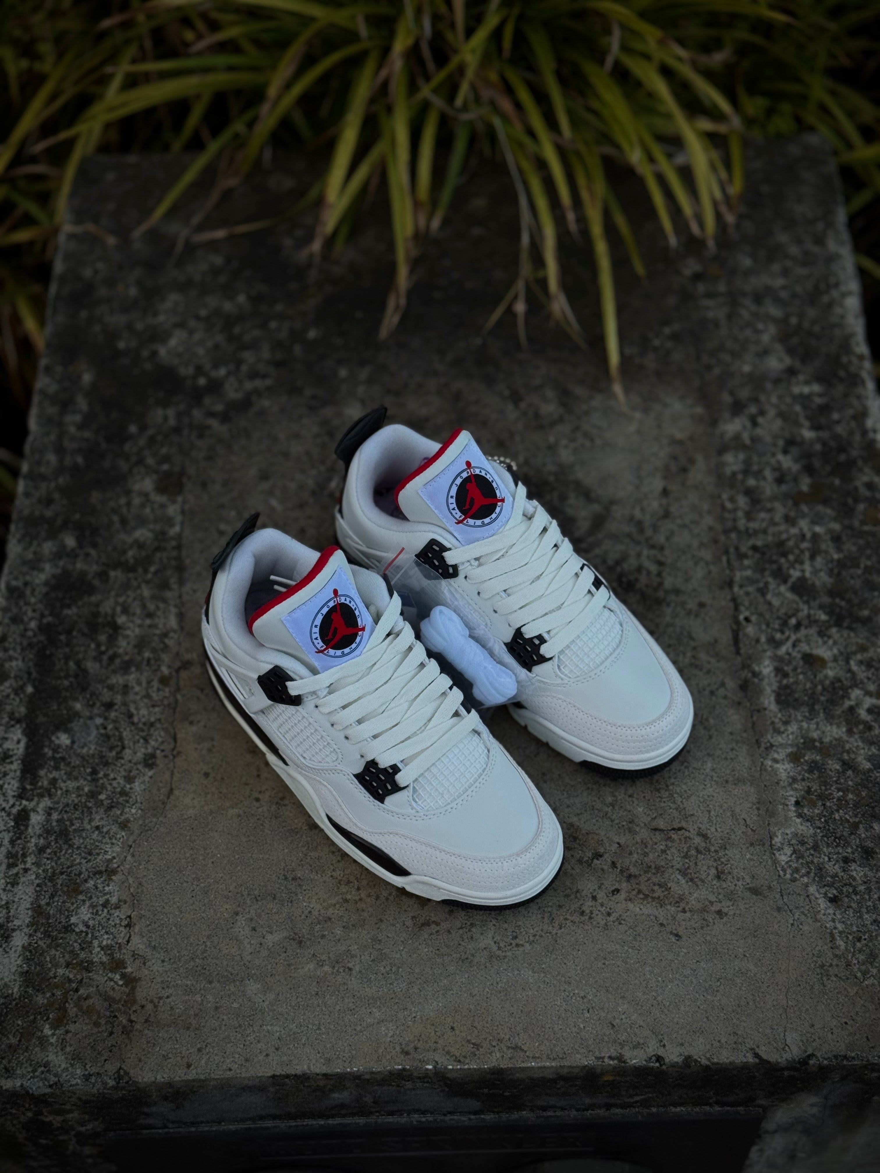 Jordan 4 Retro Flight Club