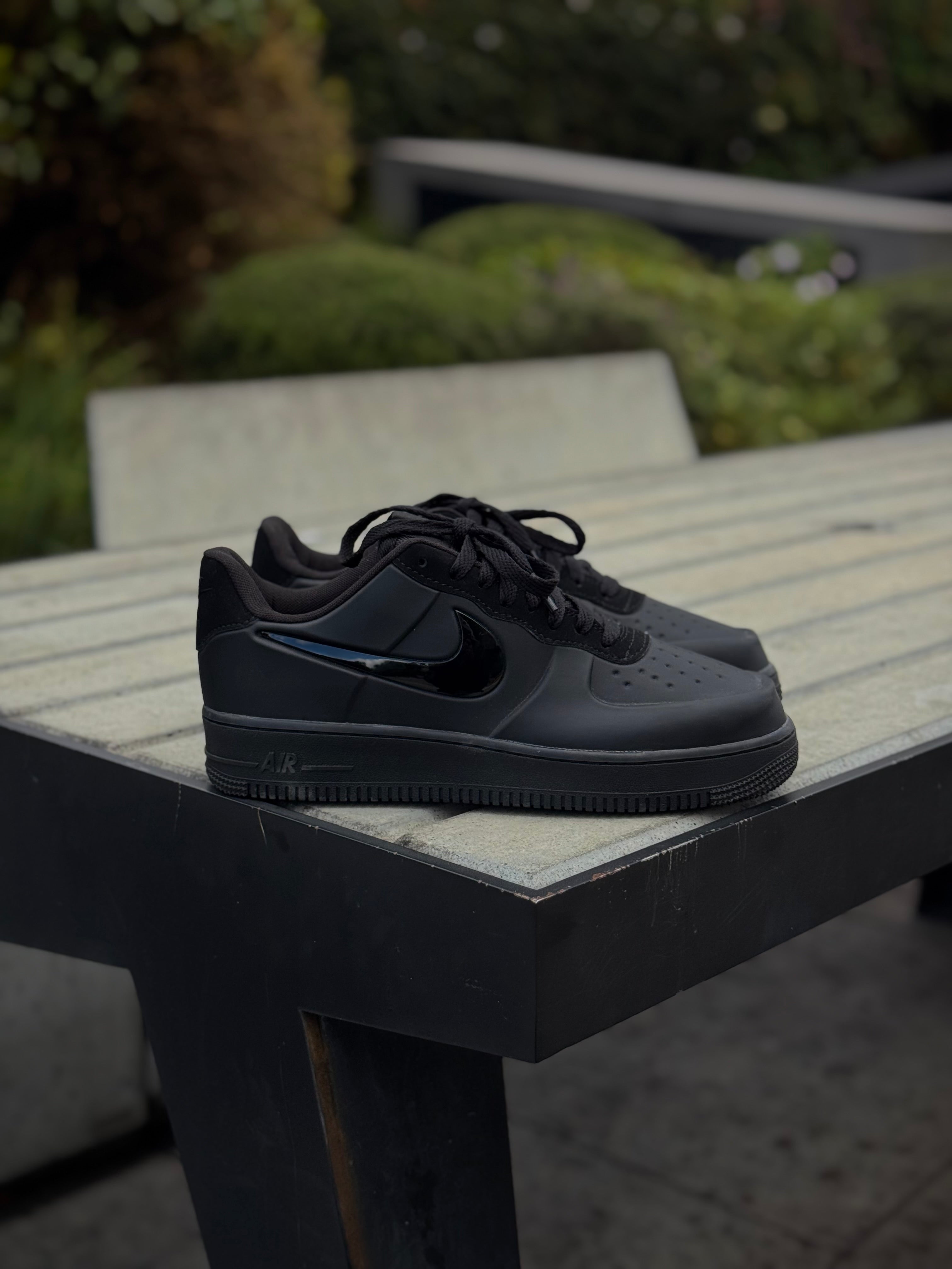 Nike Air Force 1 Triple Black