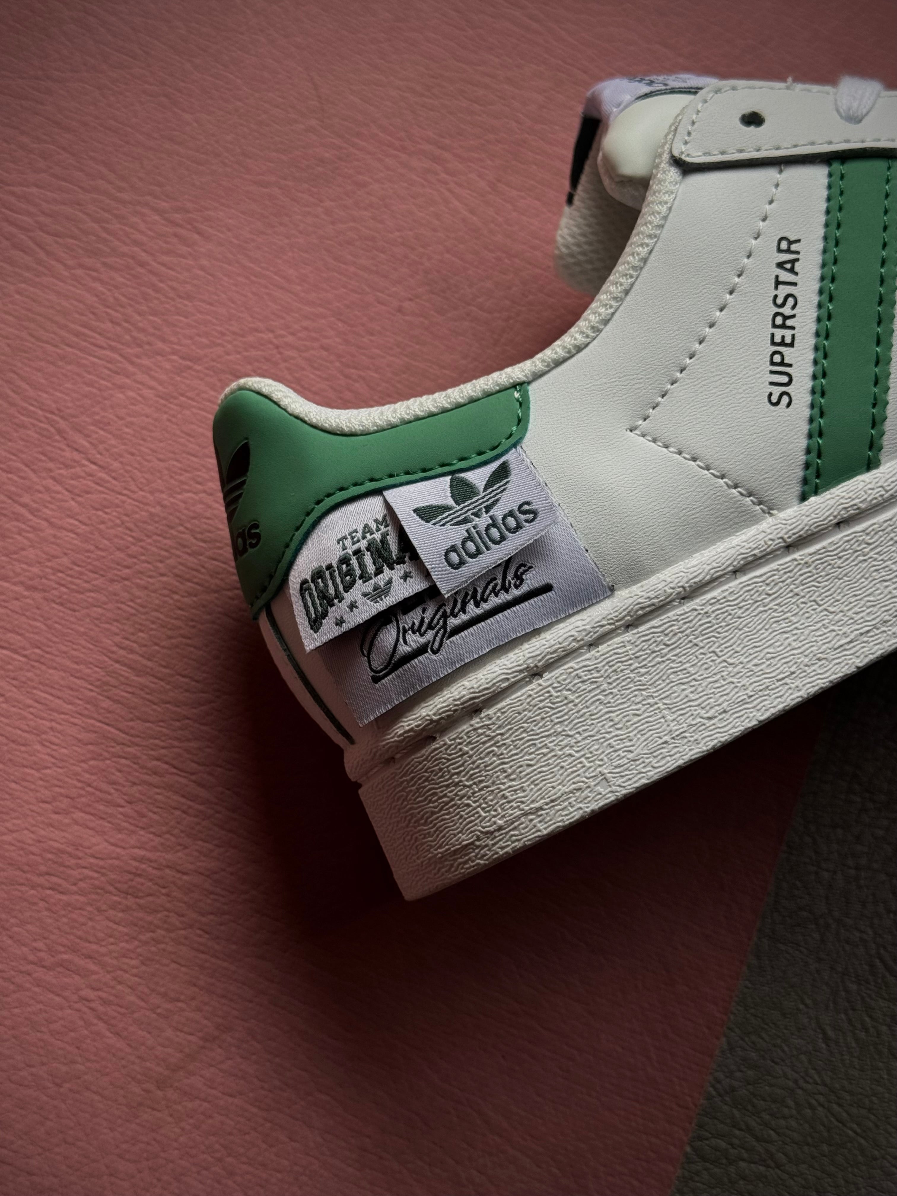 Adidas Superstar