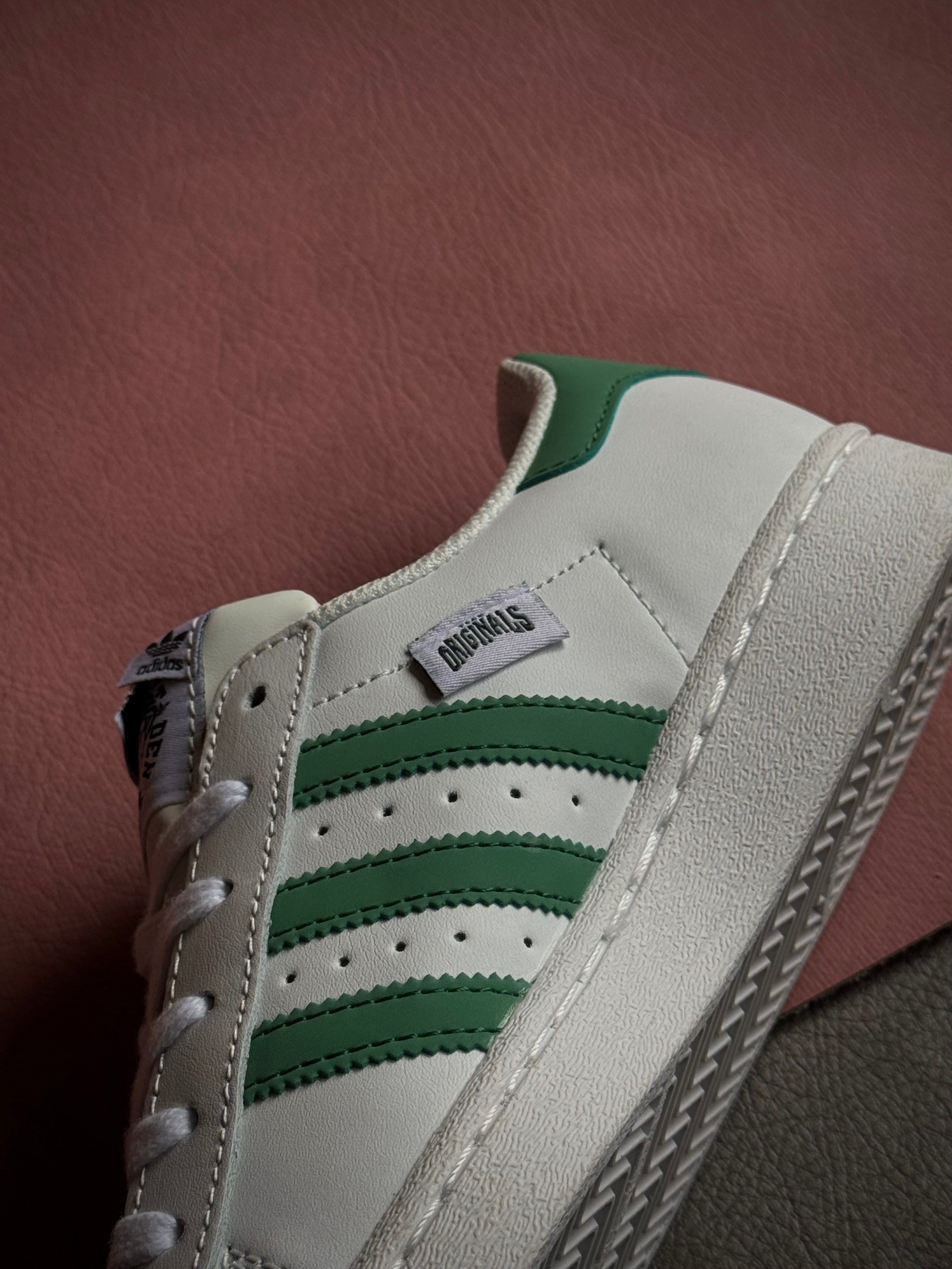 Adidas Superstar