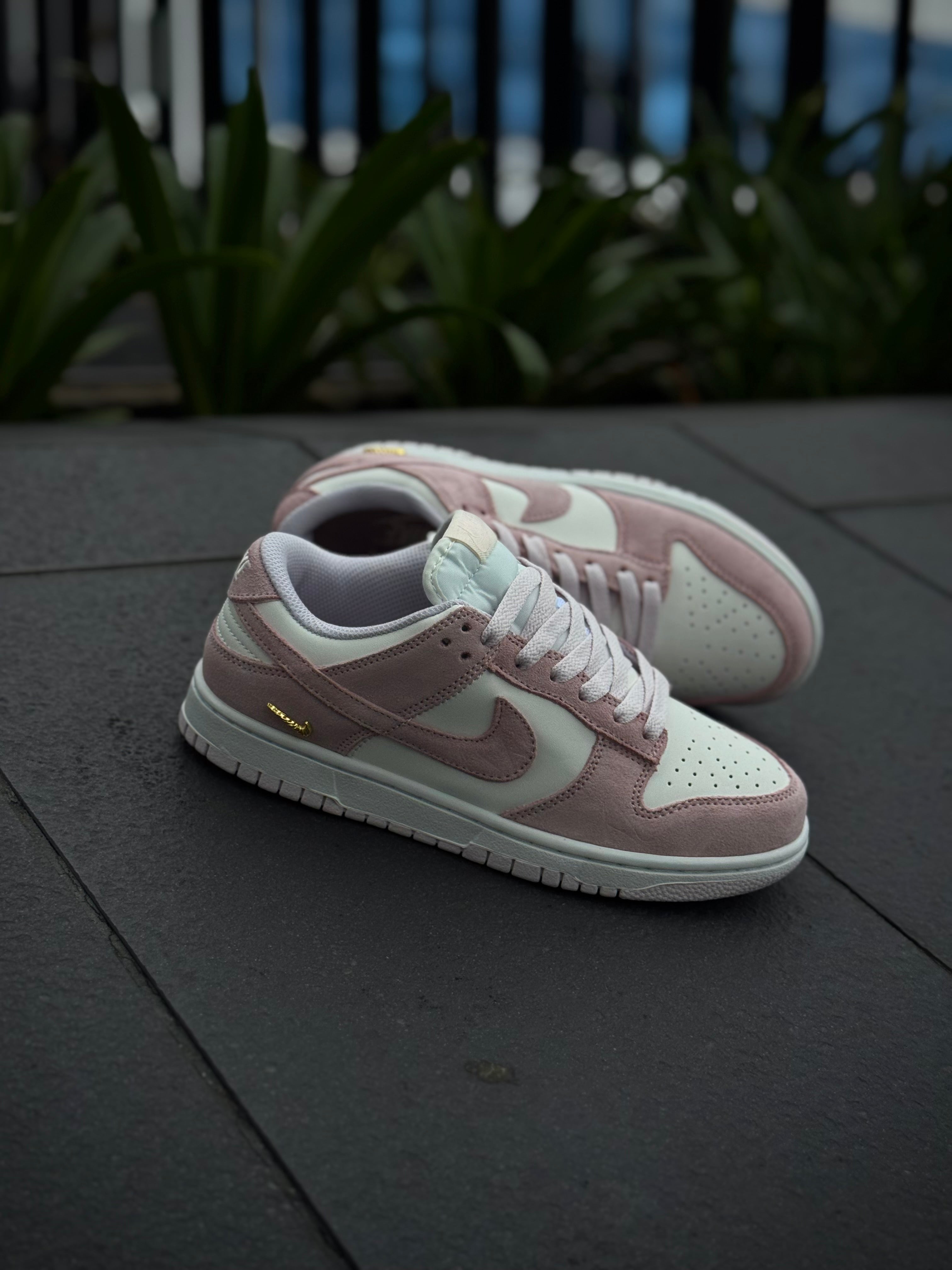 Nike Dunk Low SE