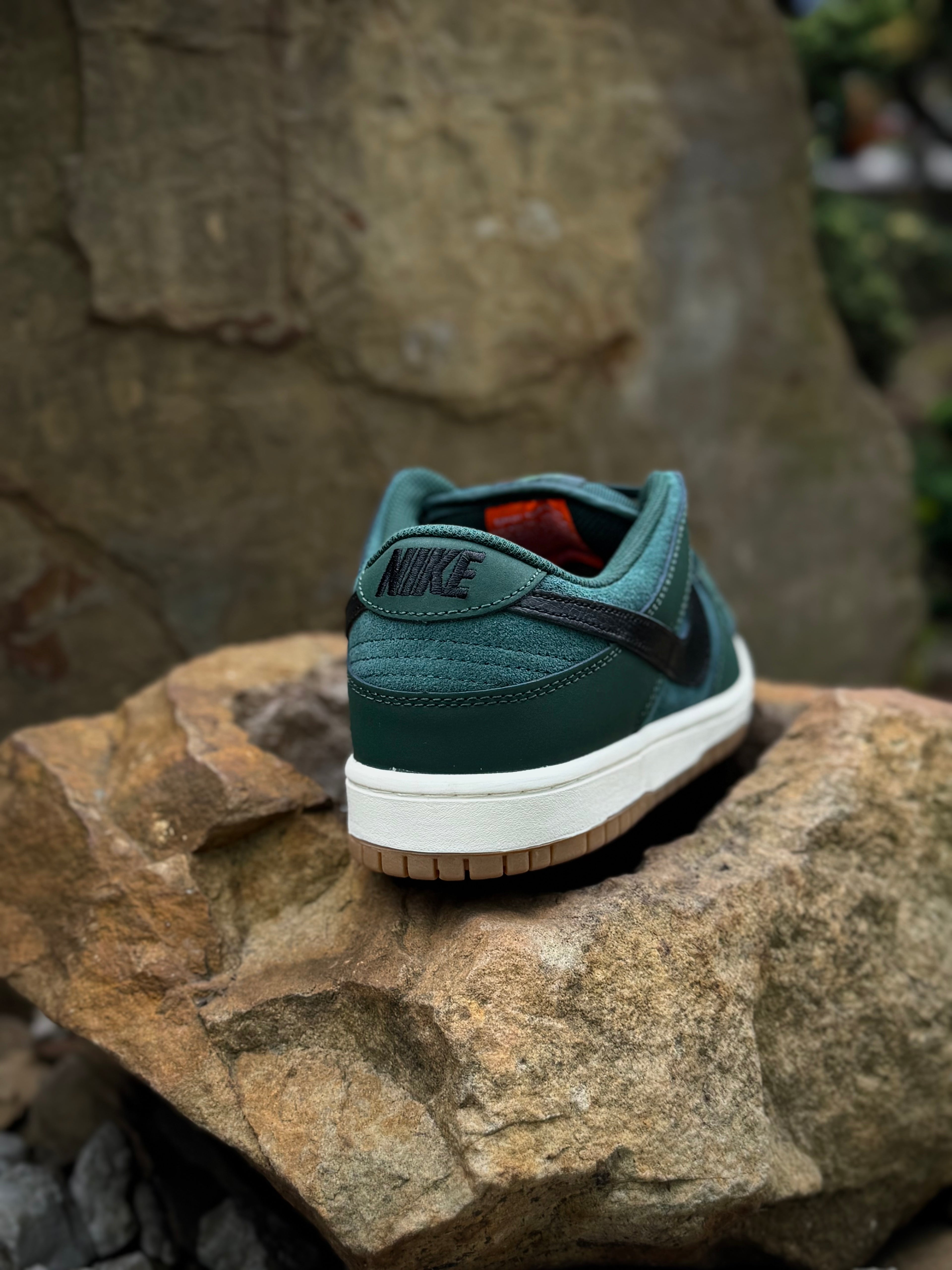 Nike SB Dunk Deep Fir