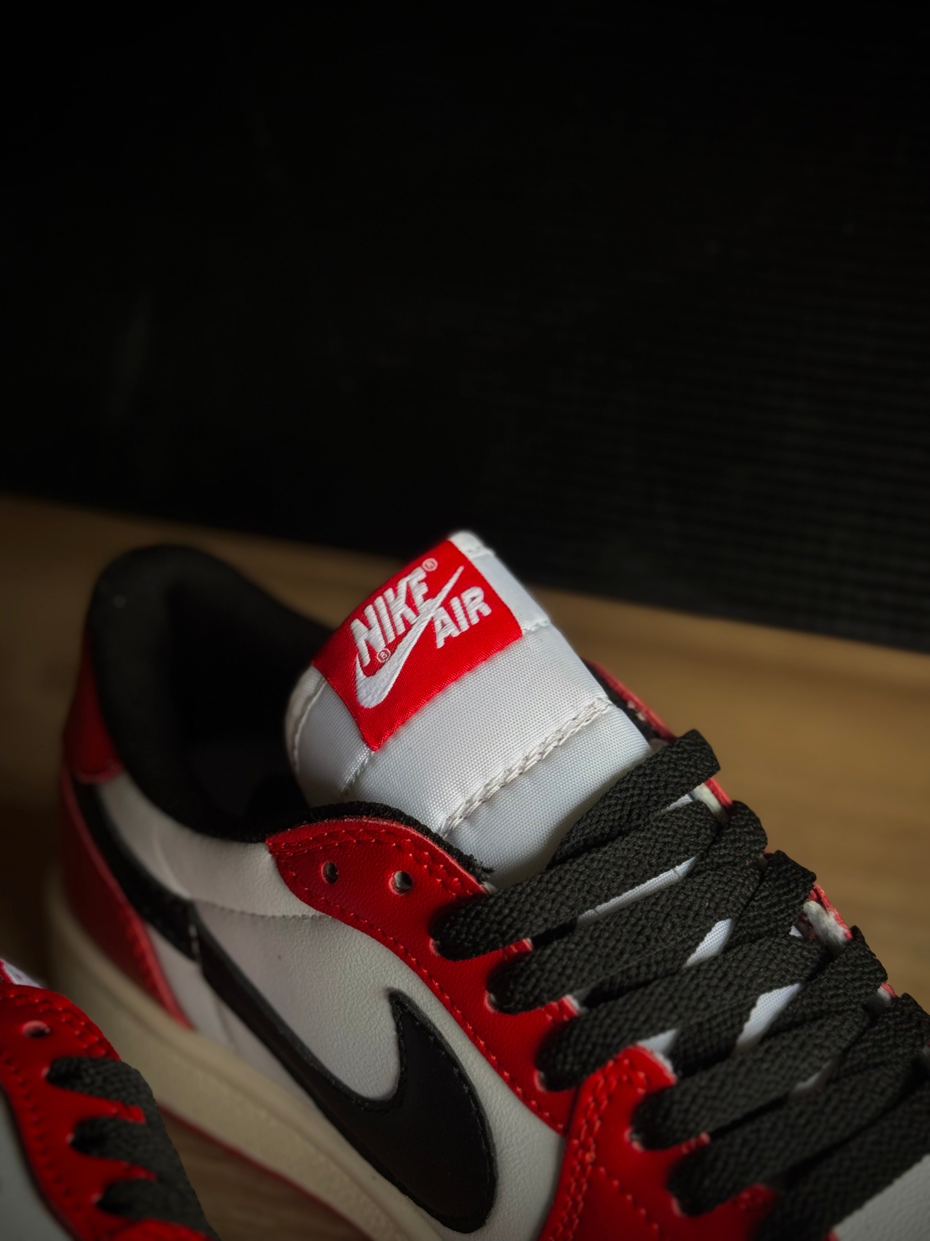 Jordan 1 Low Chicago