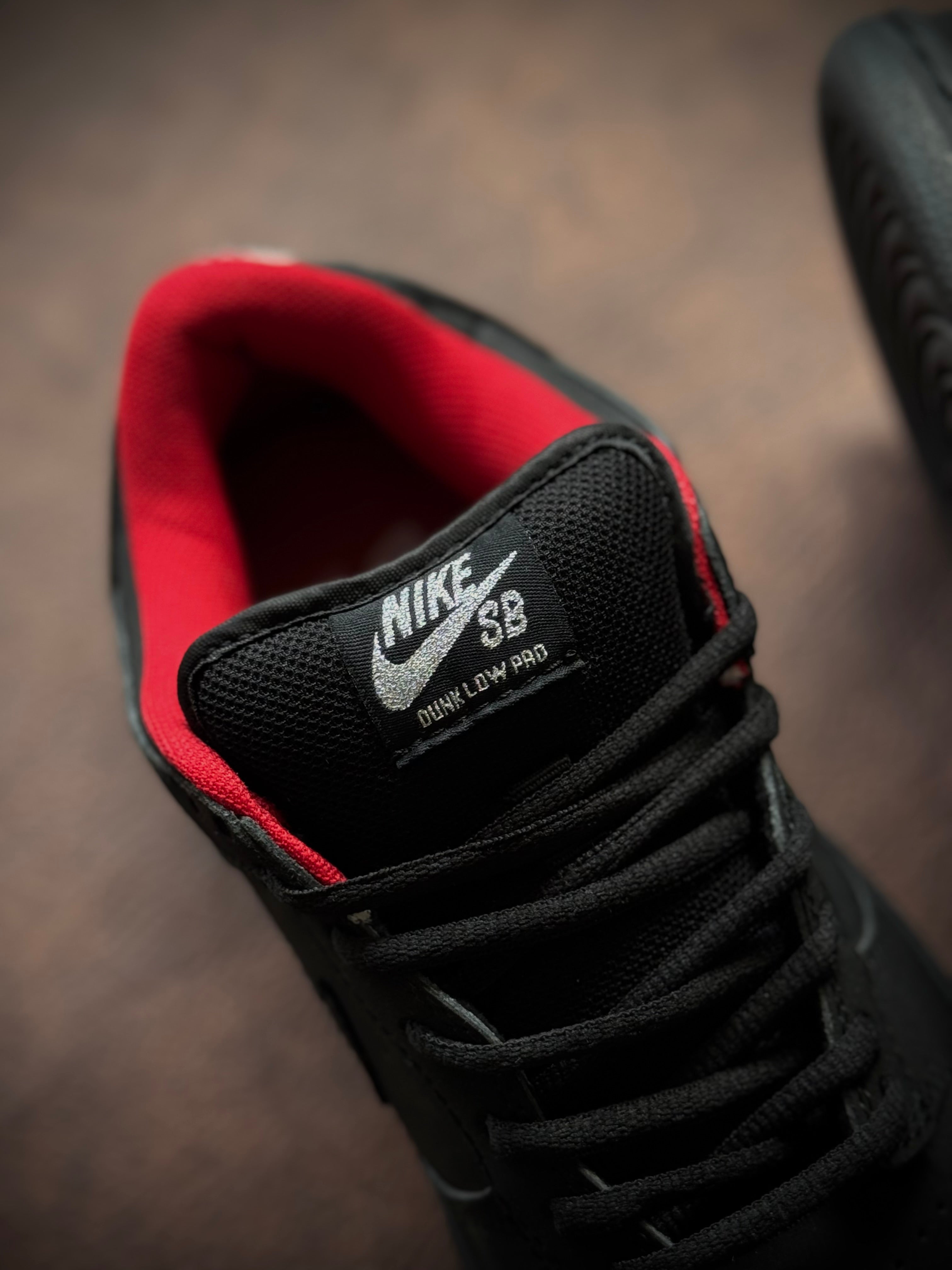 Nike SB Dunk Low x Supreme