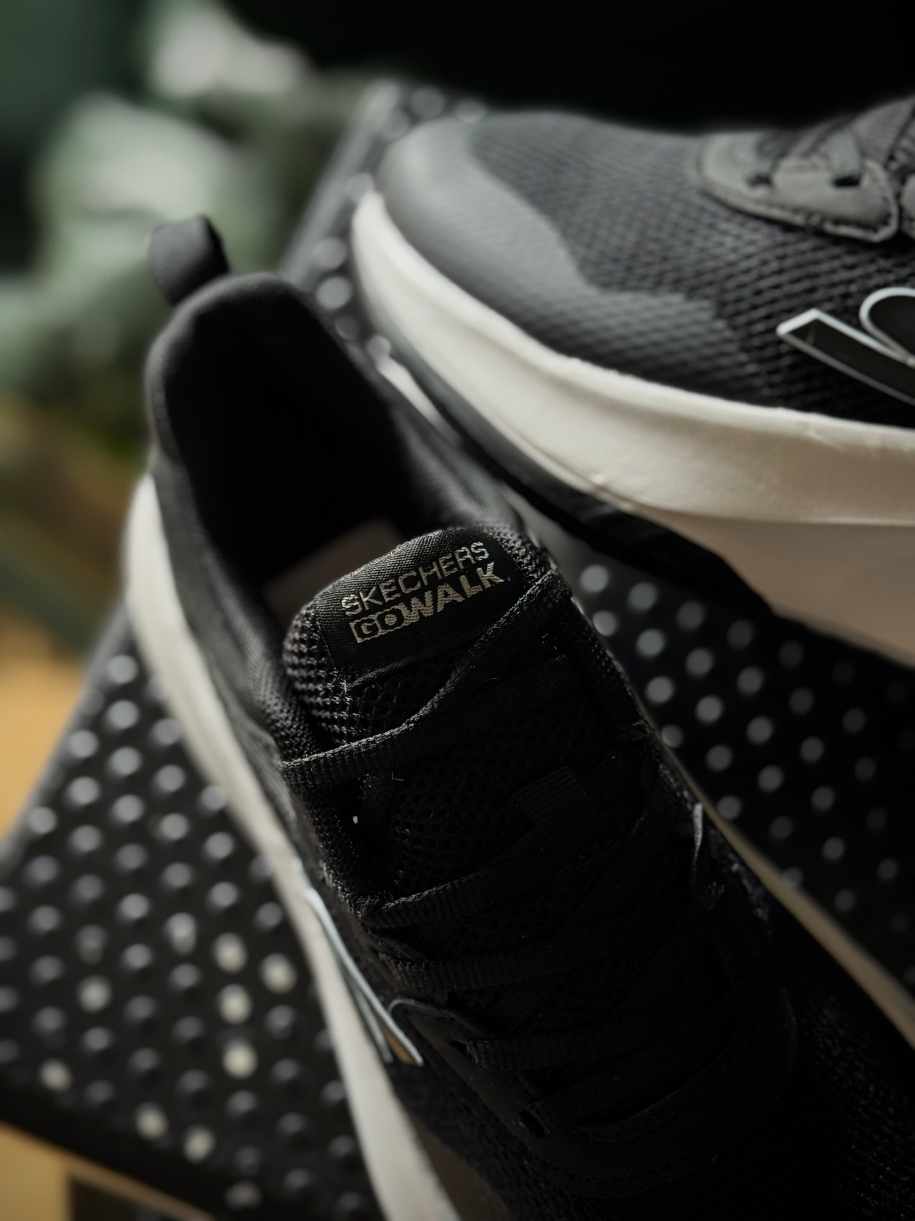 Skechers Max Cushioning